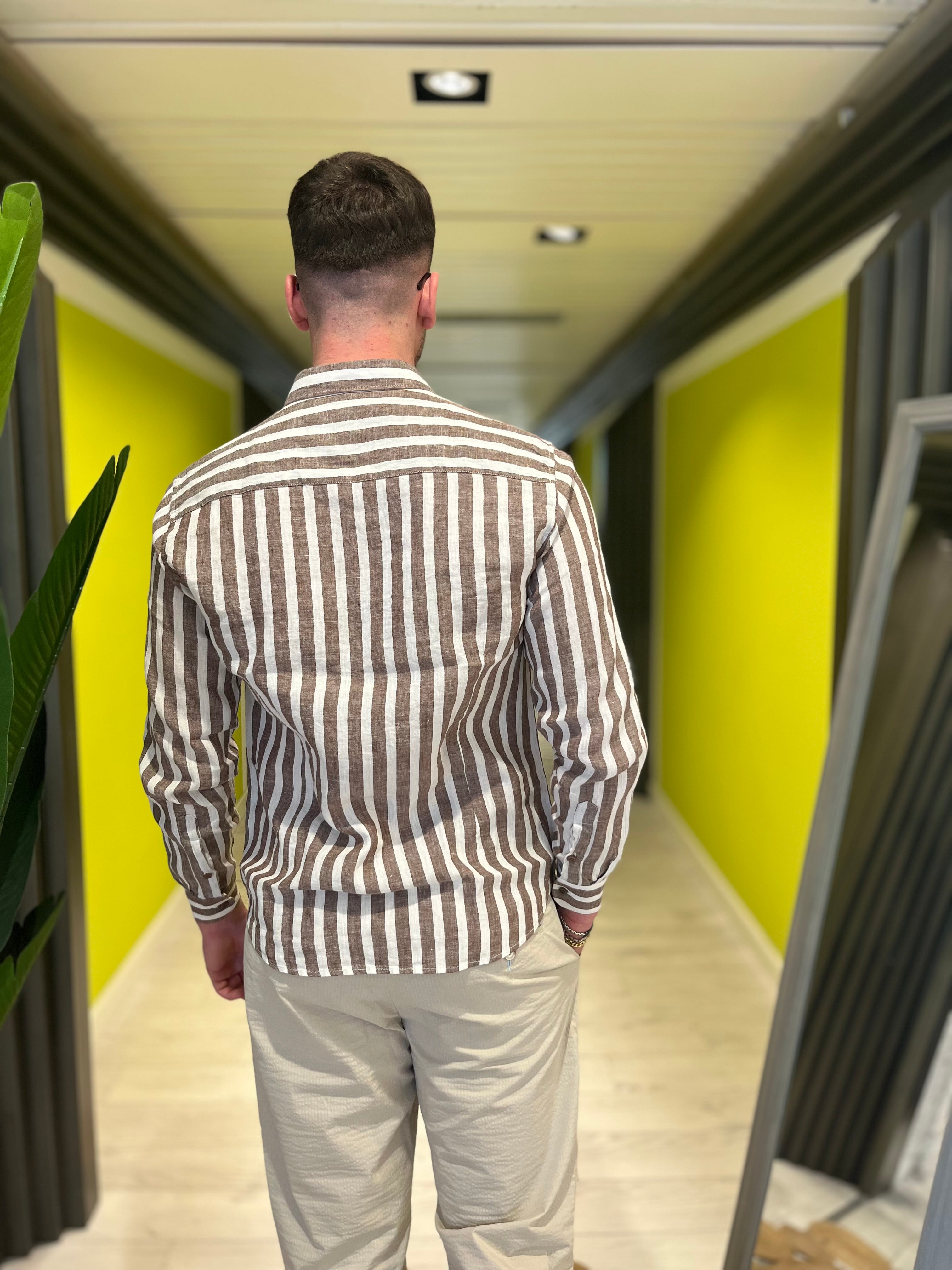 Camicia a righe in lino coffee