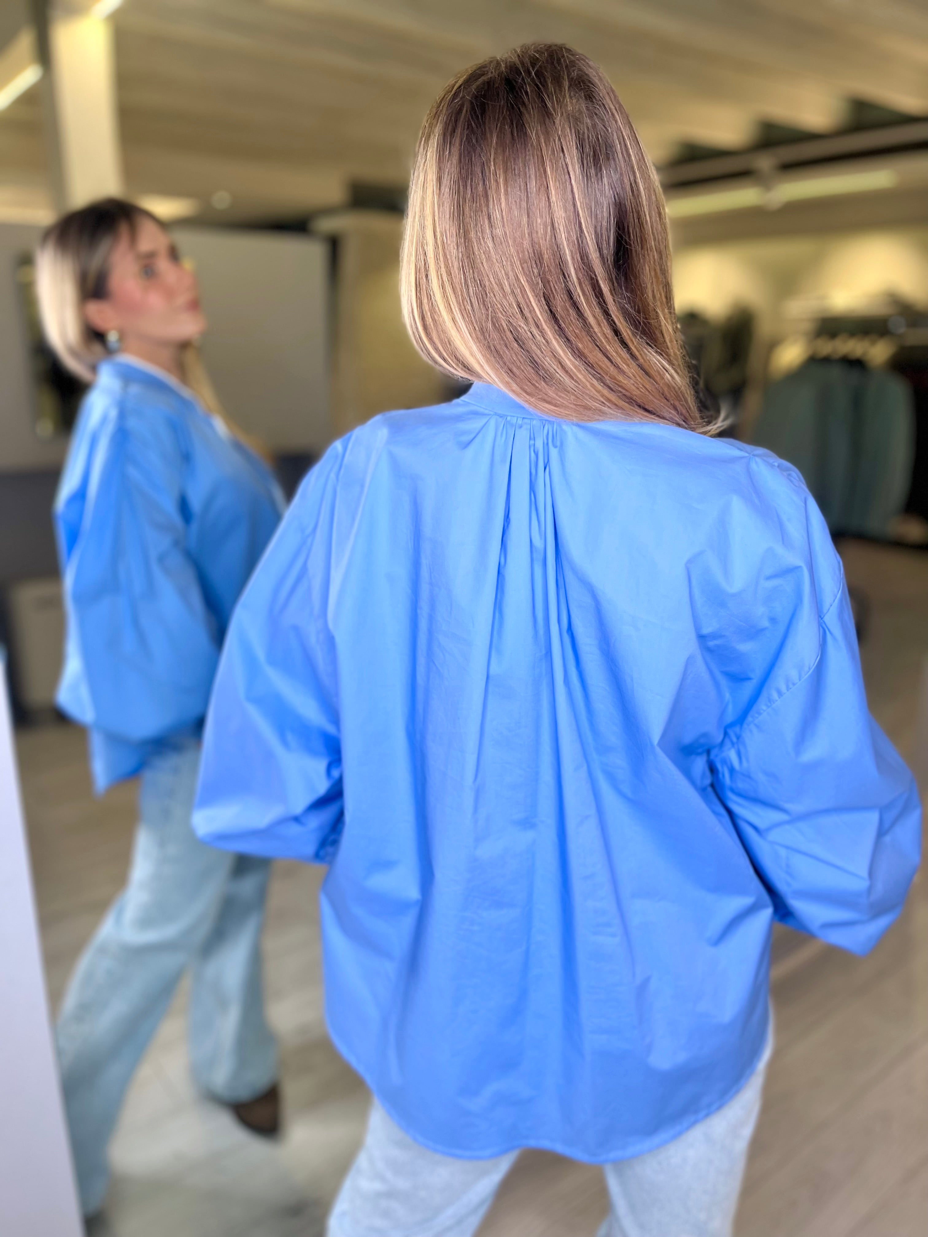 Camicia over azzurra