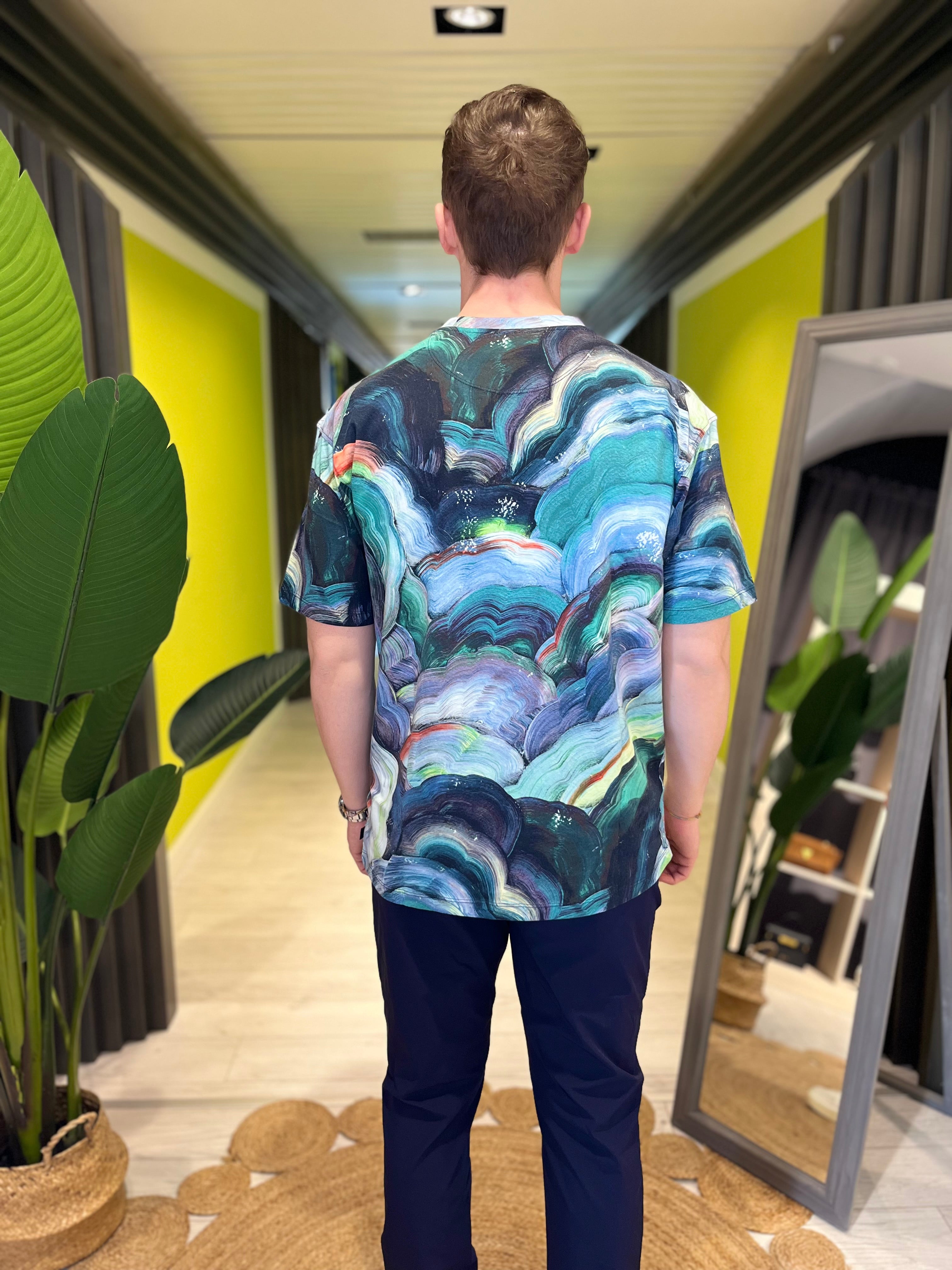 T-shirt con stampa astratta