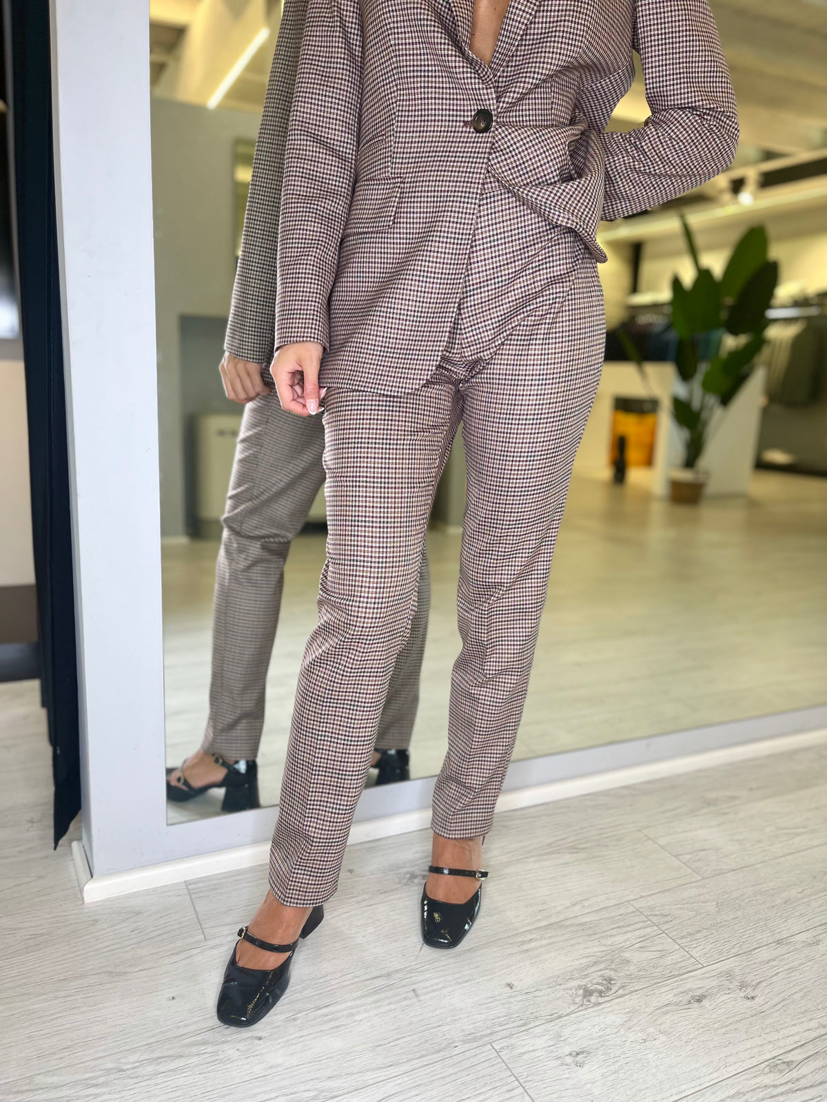 Tailleur pied de poule beige e bordeaux