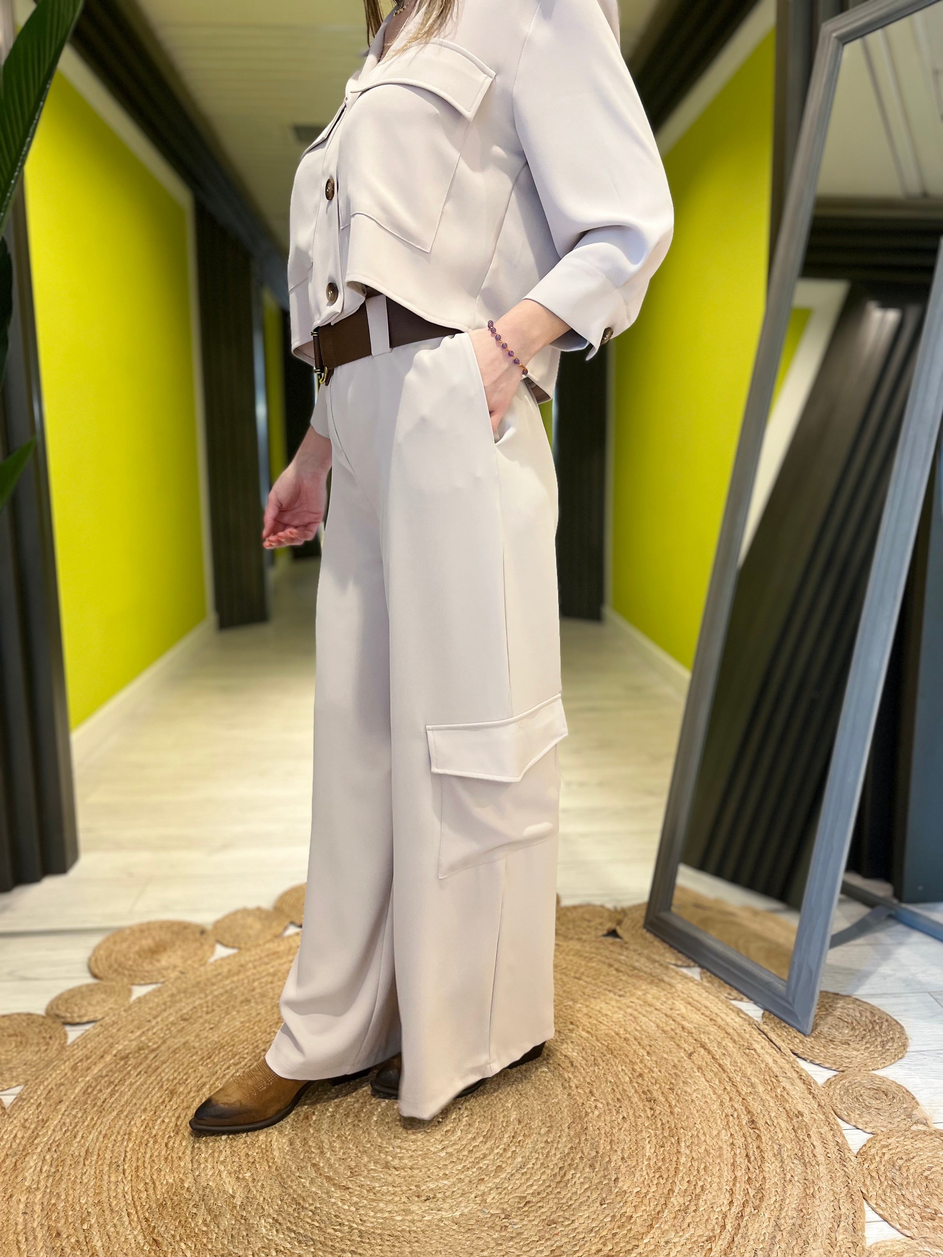 Pantalone tasche laterali gesso