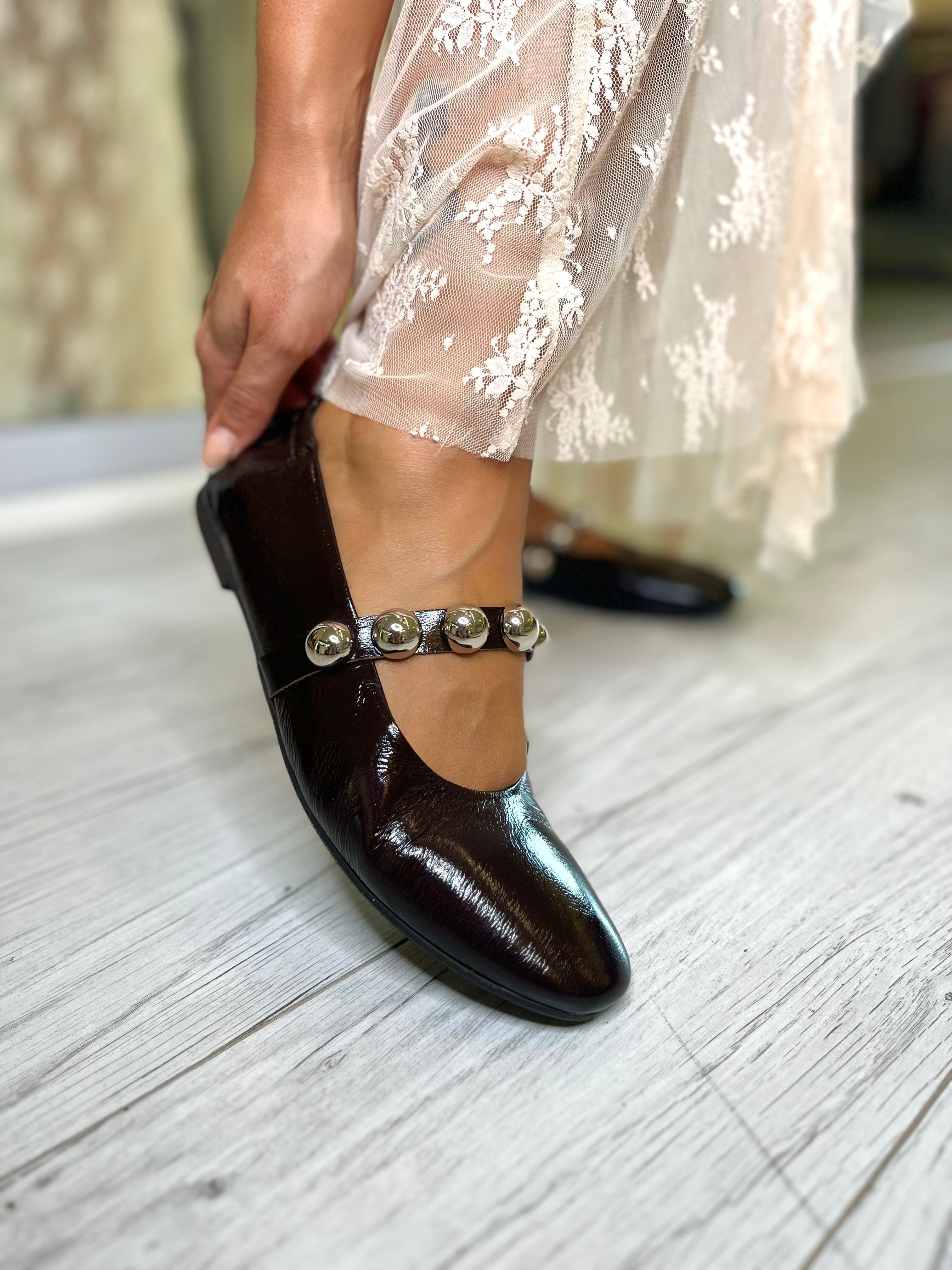 Ballerina in vernice color bruciato