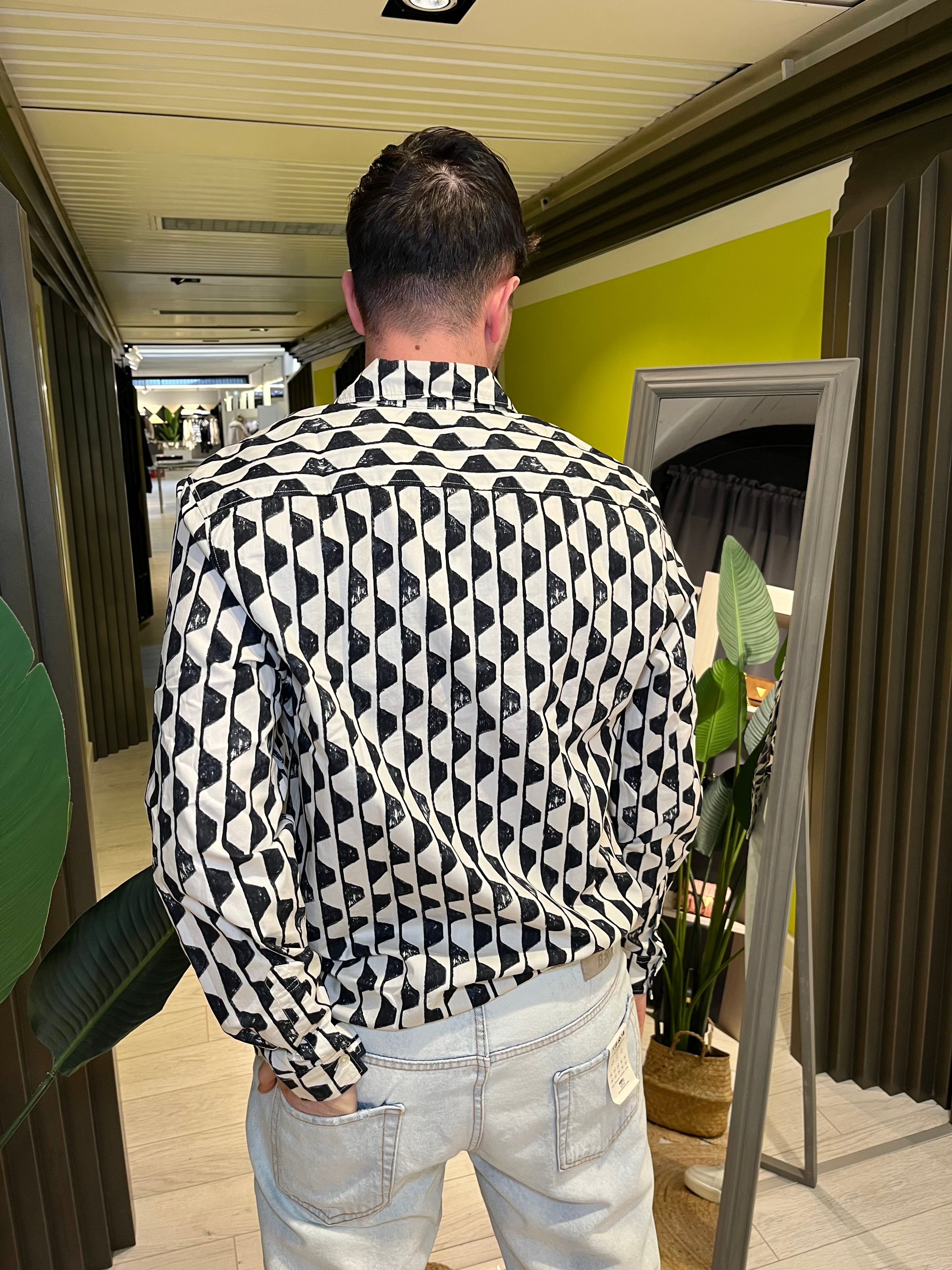 Camicia stampa geometrica