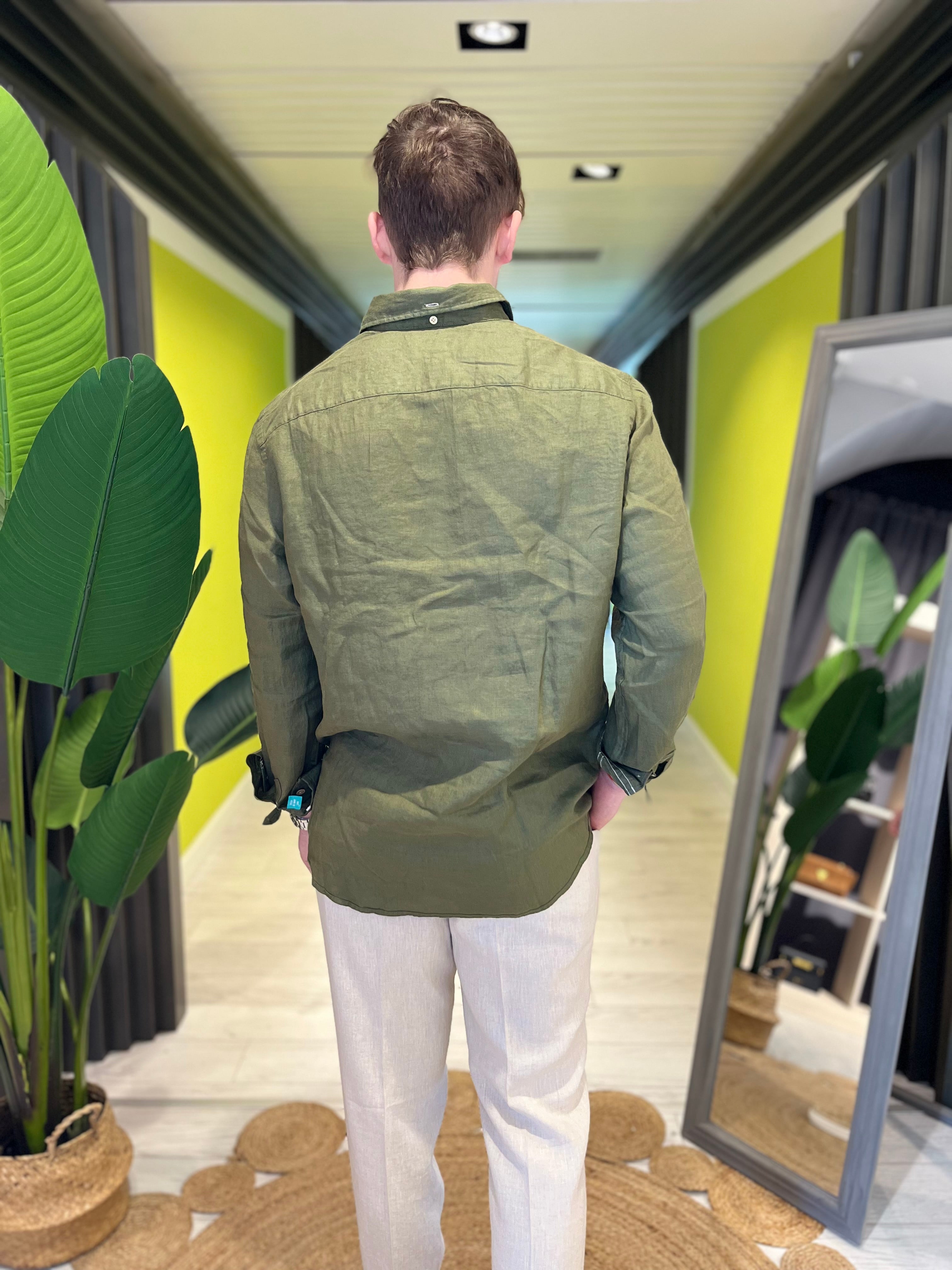 Camicia in lino verde