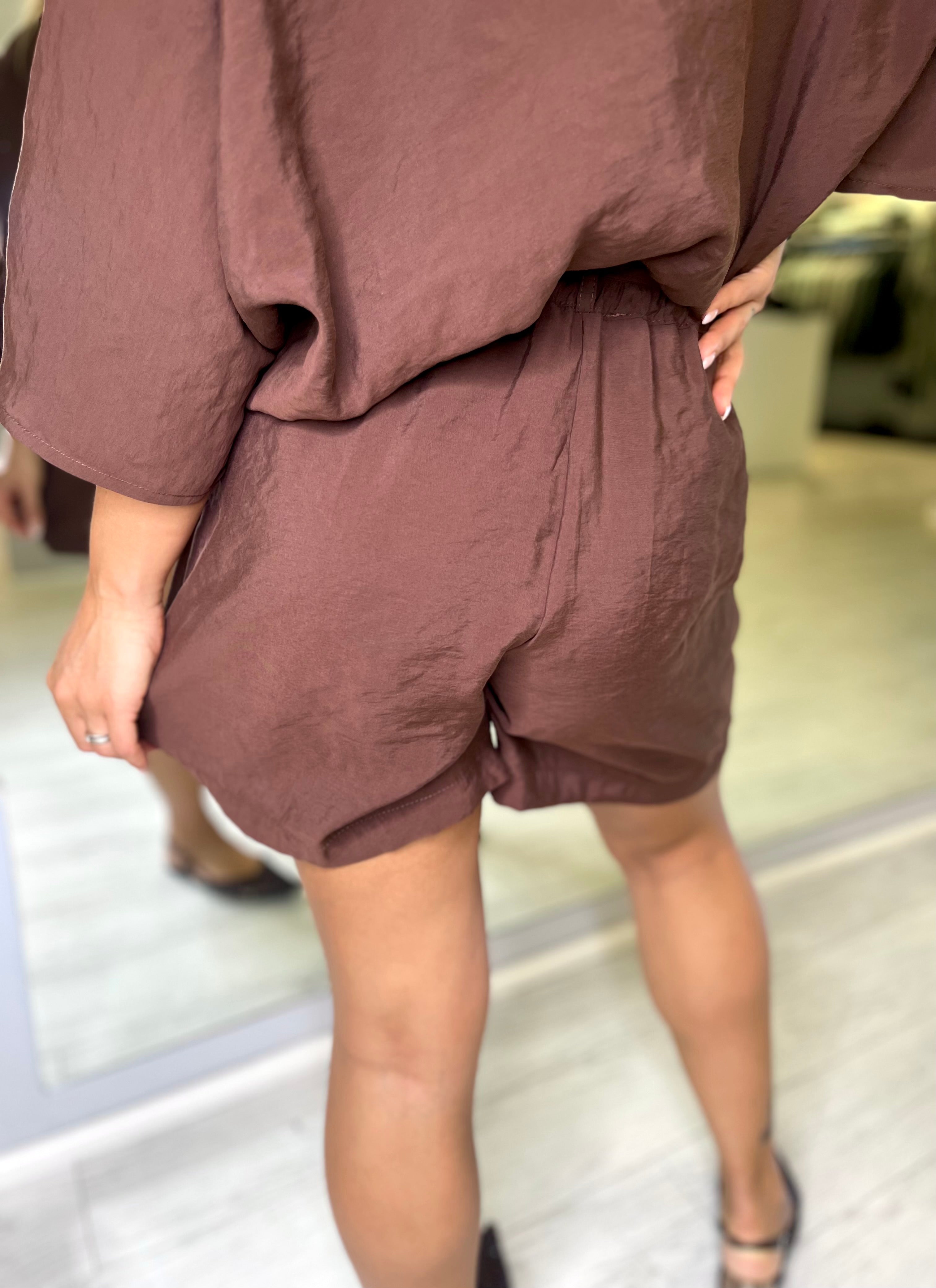 Shorts con elastico in vita marrone