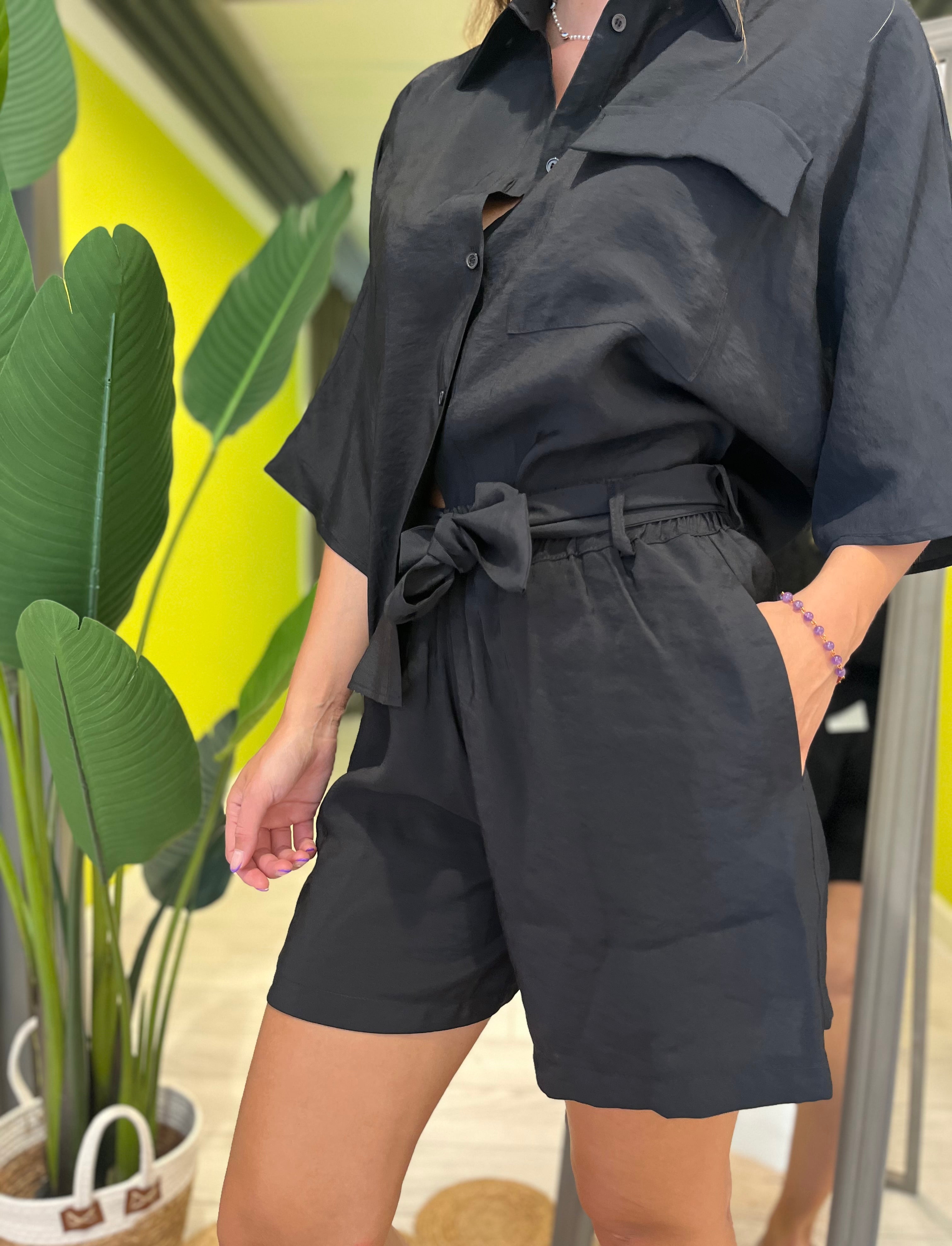 Shorts con elastico in vita nero