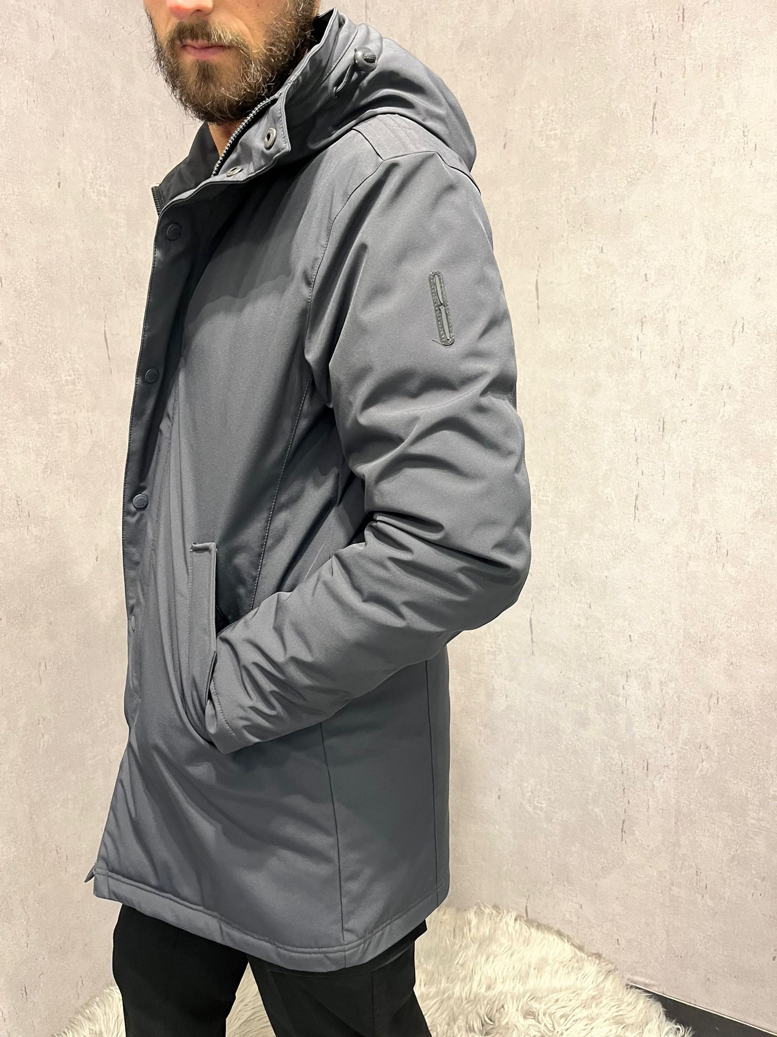 Giubbino grigio lungo