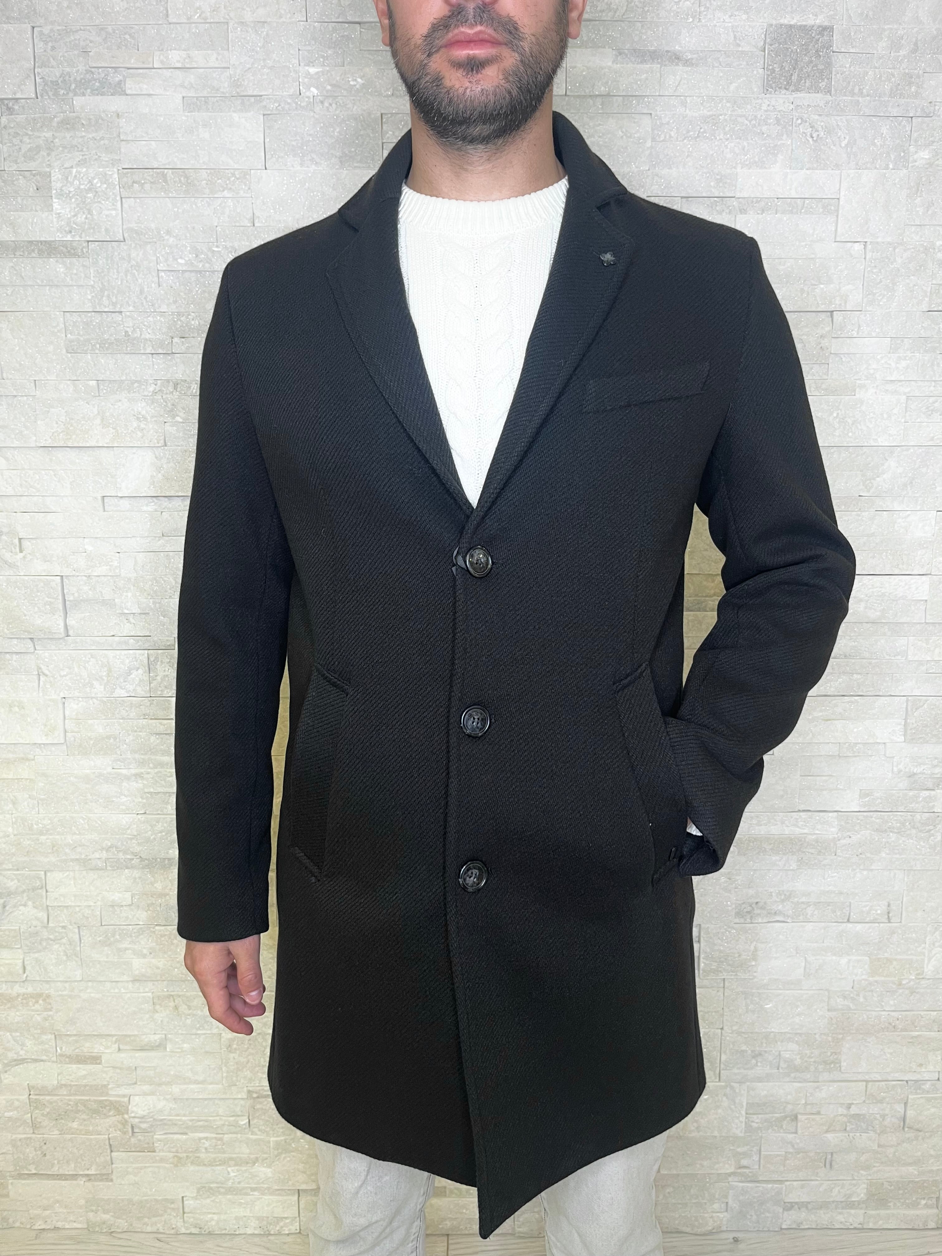 Cappotto nero slim fit