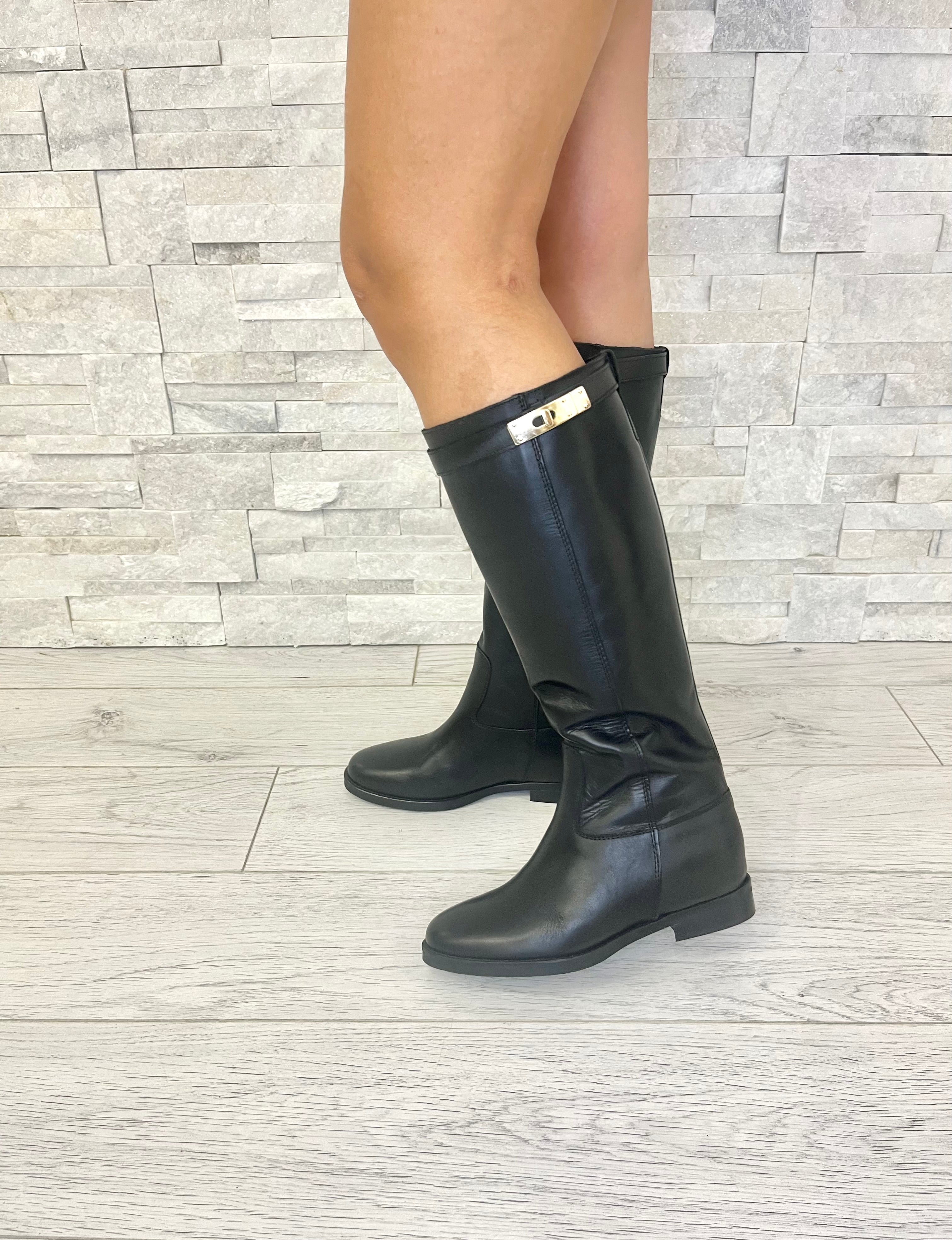 Stivale nero in pelle