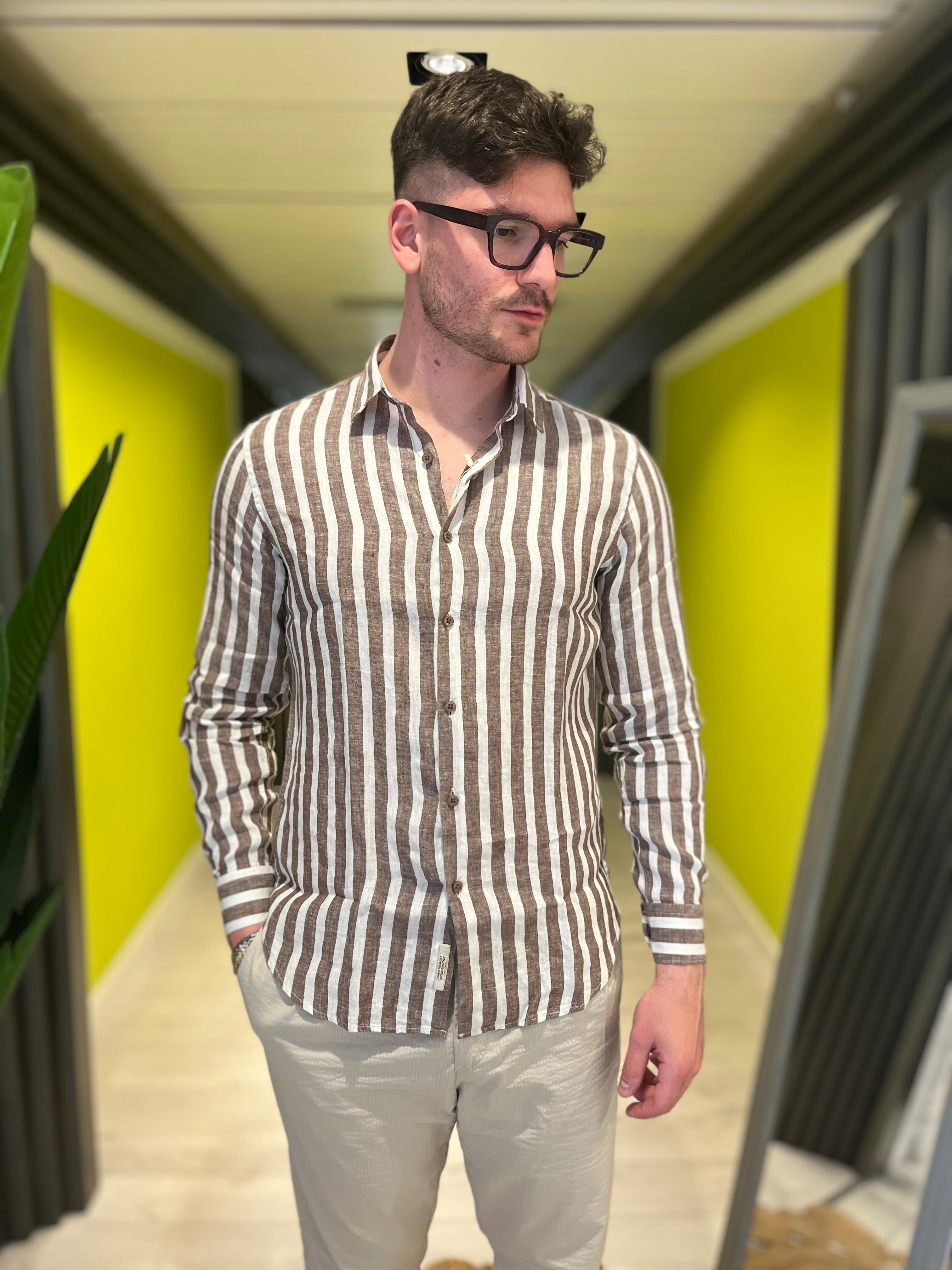 Camicia a righe in lino coffee