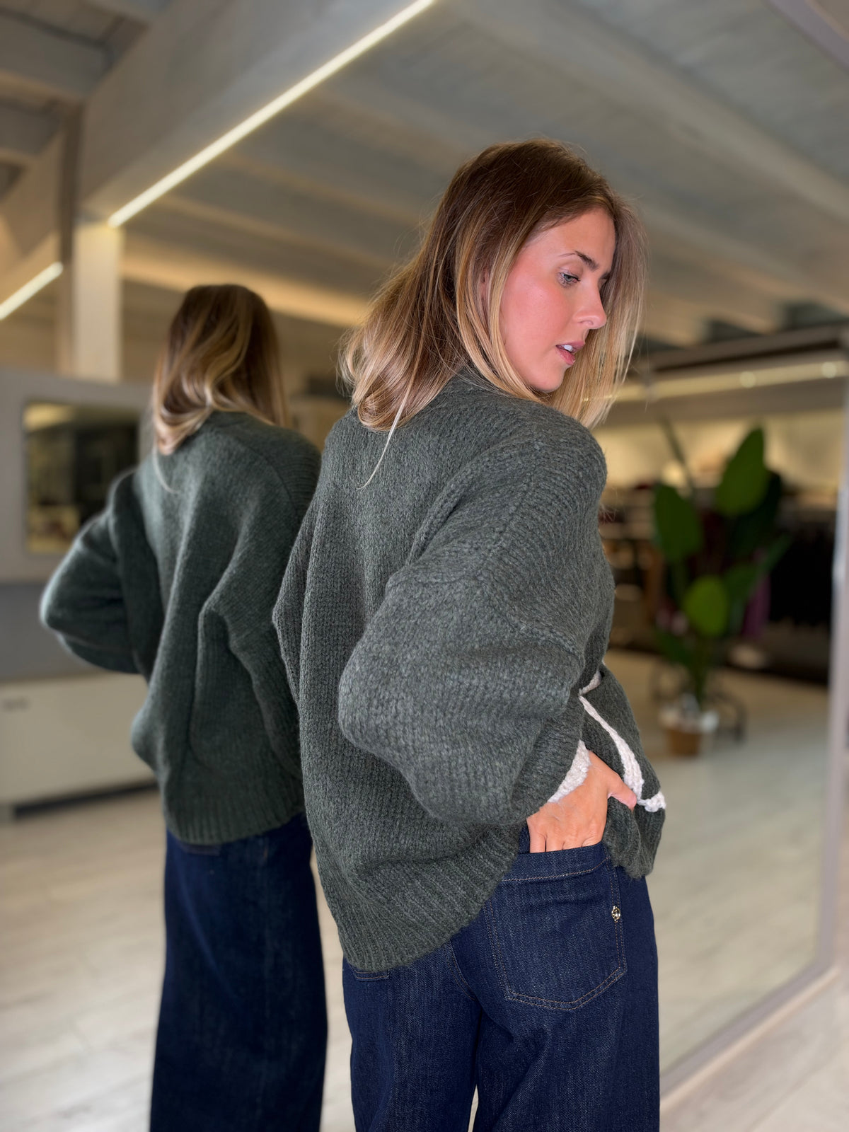 Cardigan militare con tasche bicolore