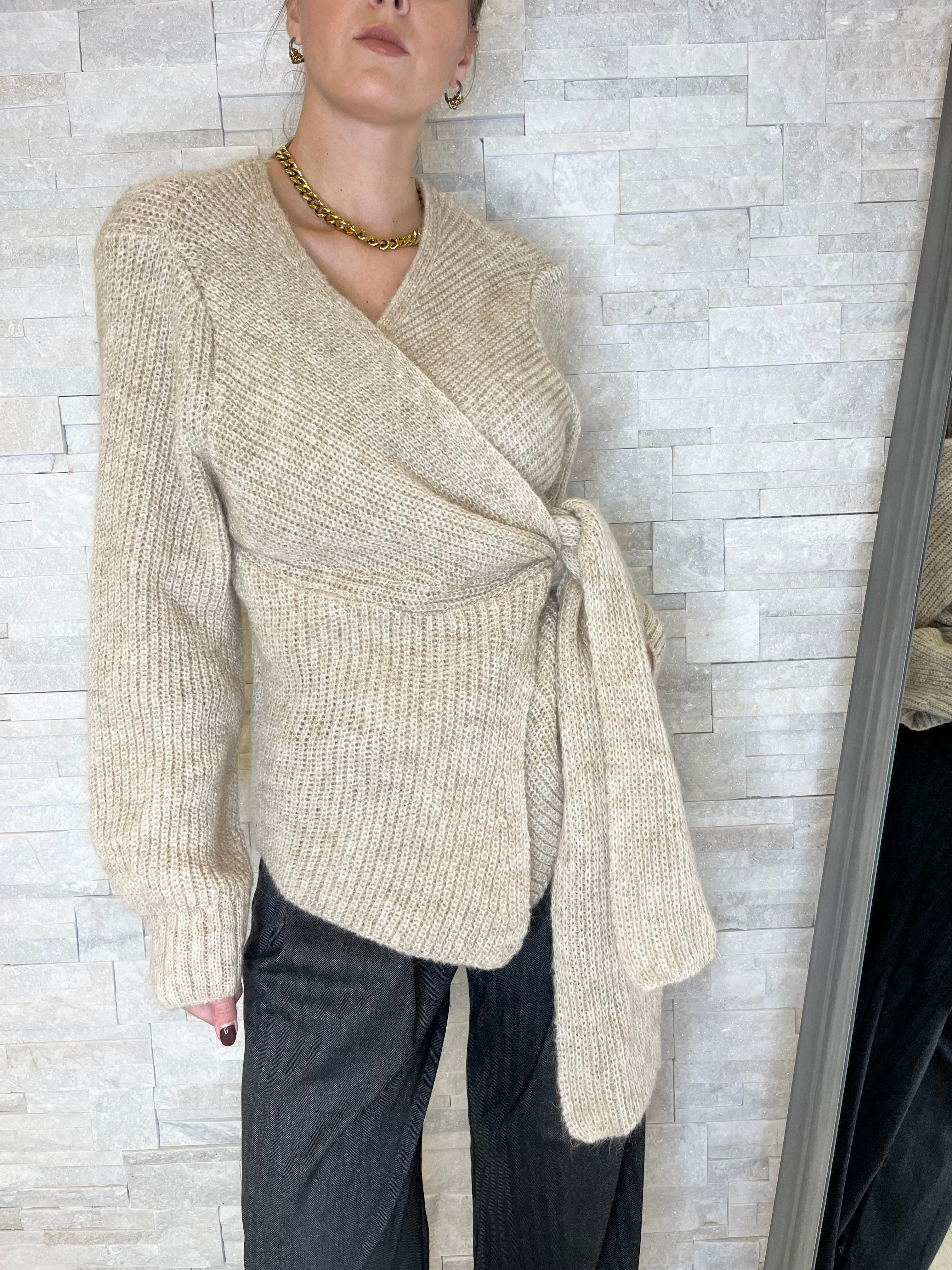 Cardigan beige a portafoglio