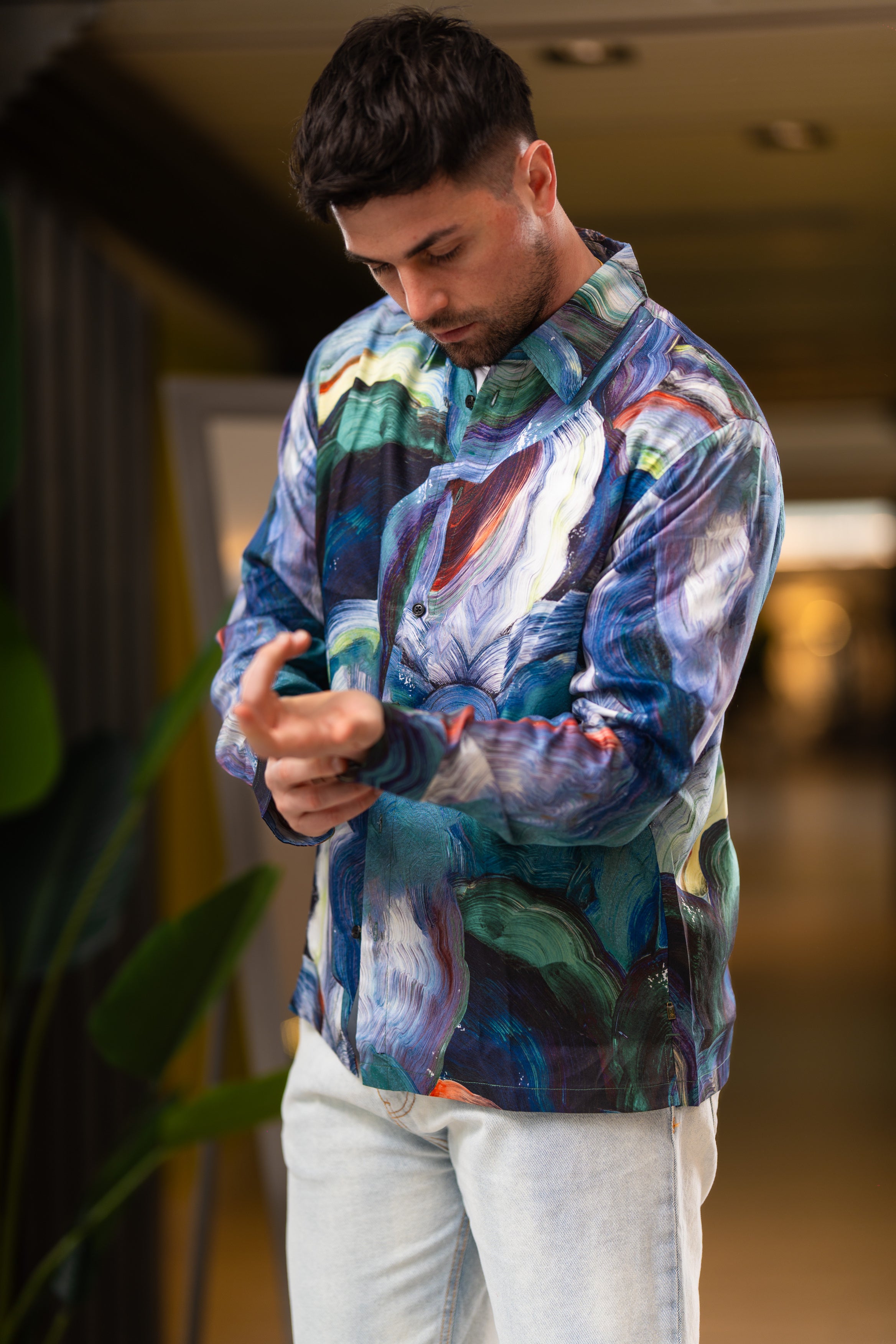 Camicia con stampa astratta