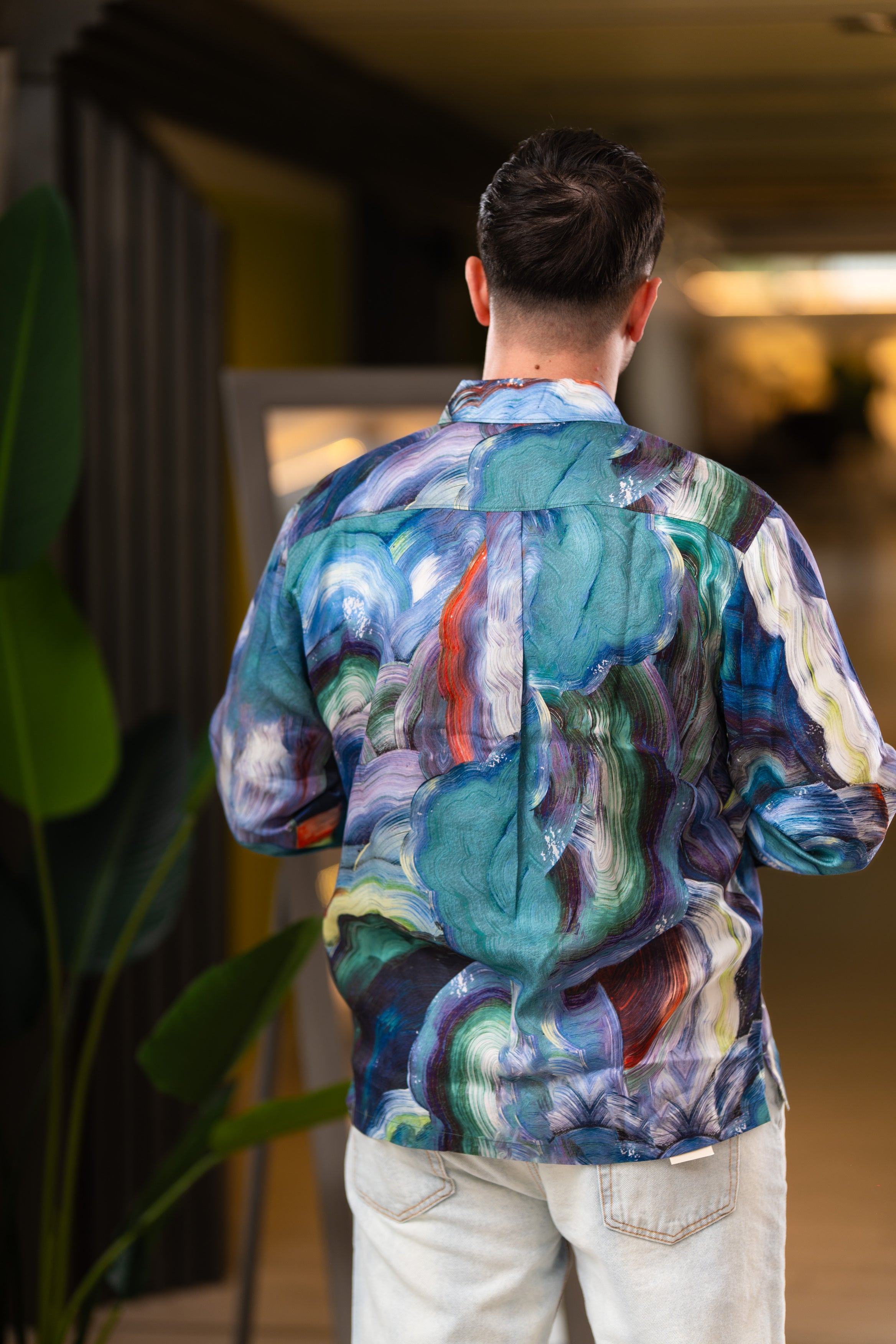 Camicia con stampa astratta