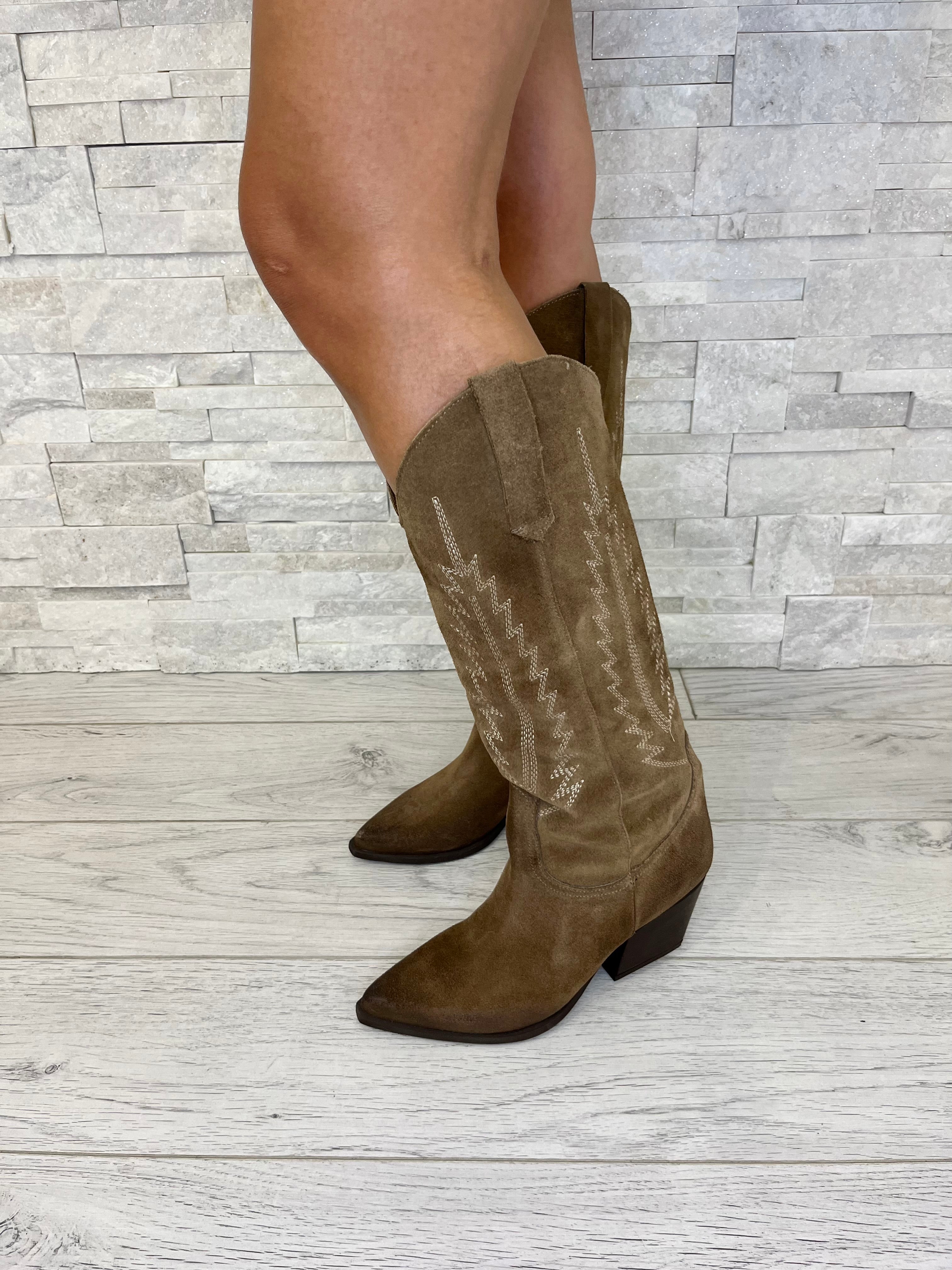 Texano in camoscio taupe