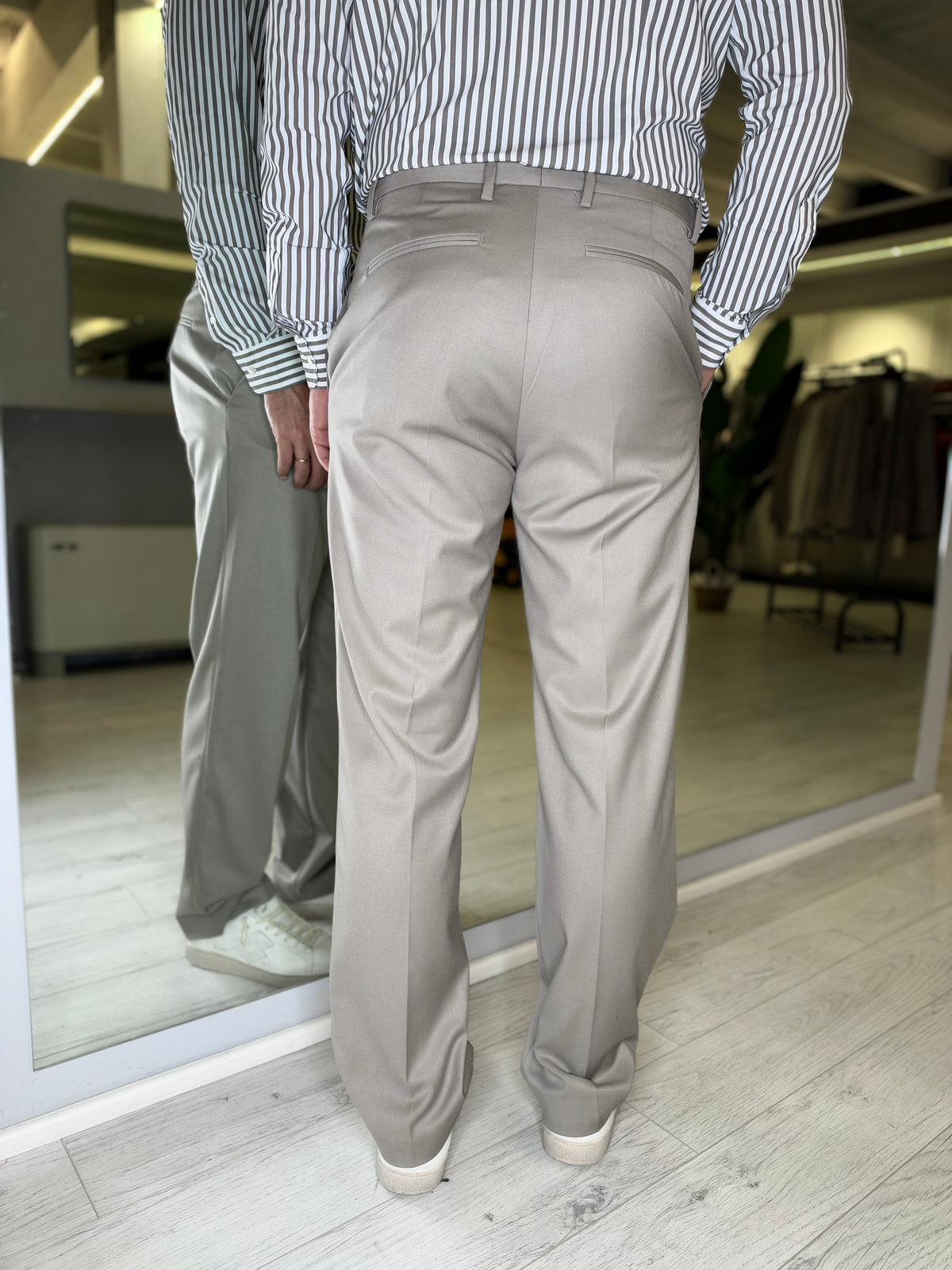 Pantalone gamba dritta taupe