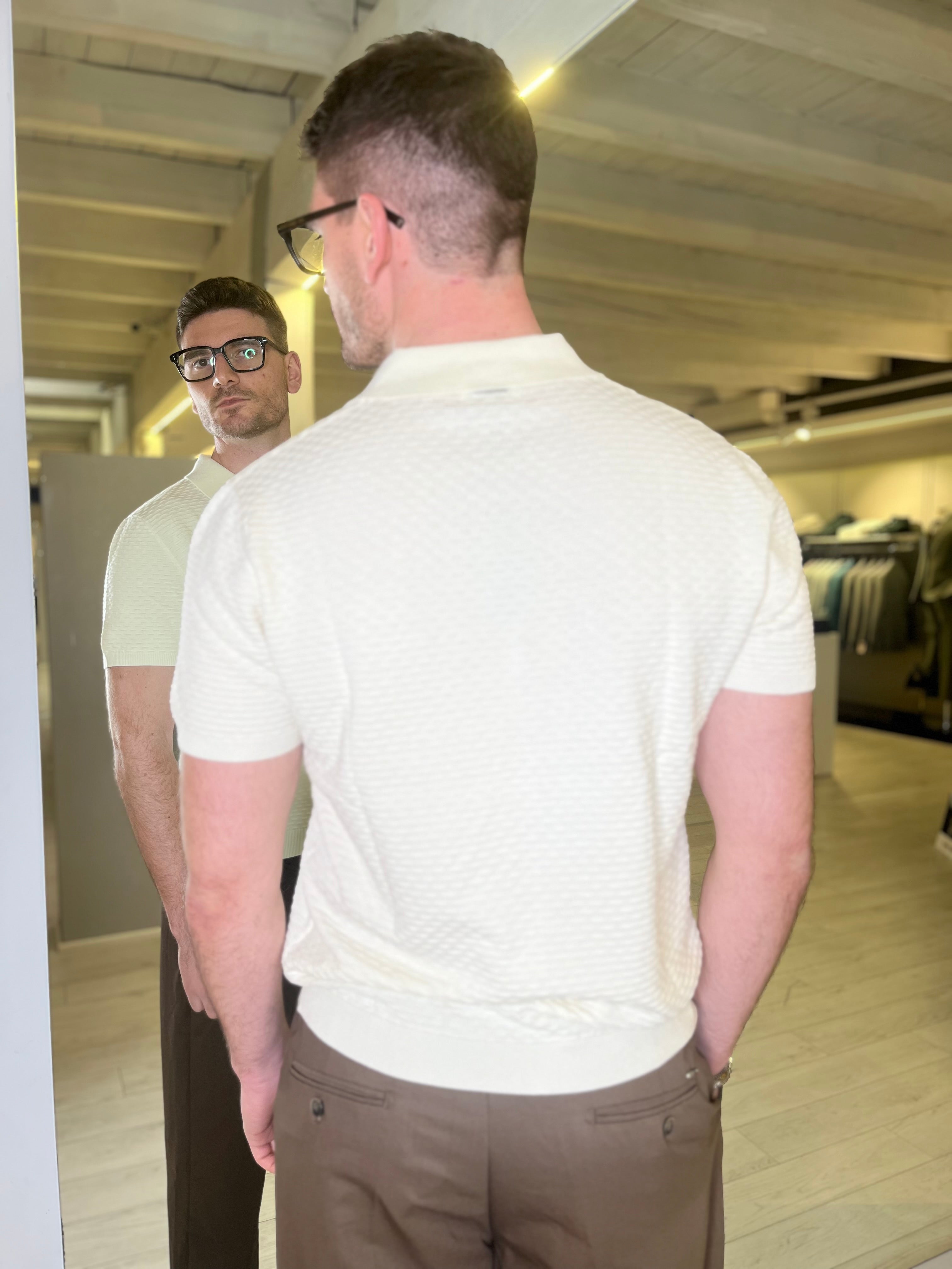 Polo in maglia con pattern in rilievo