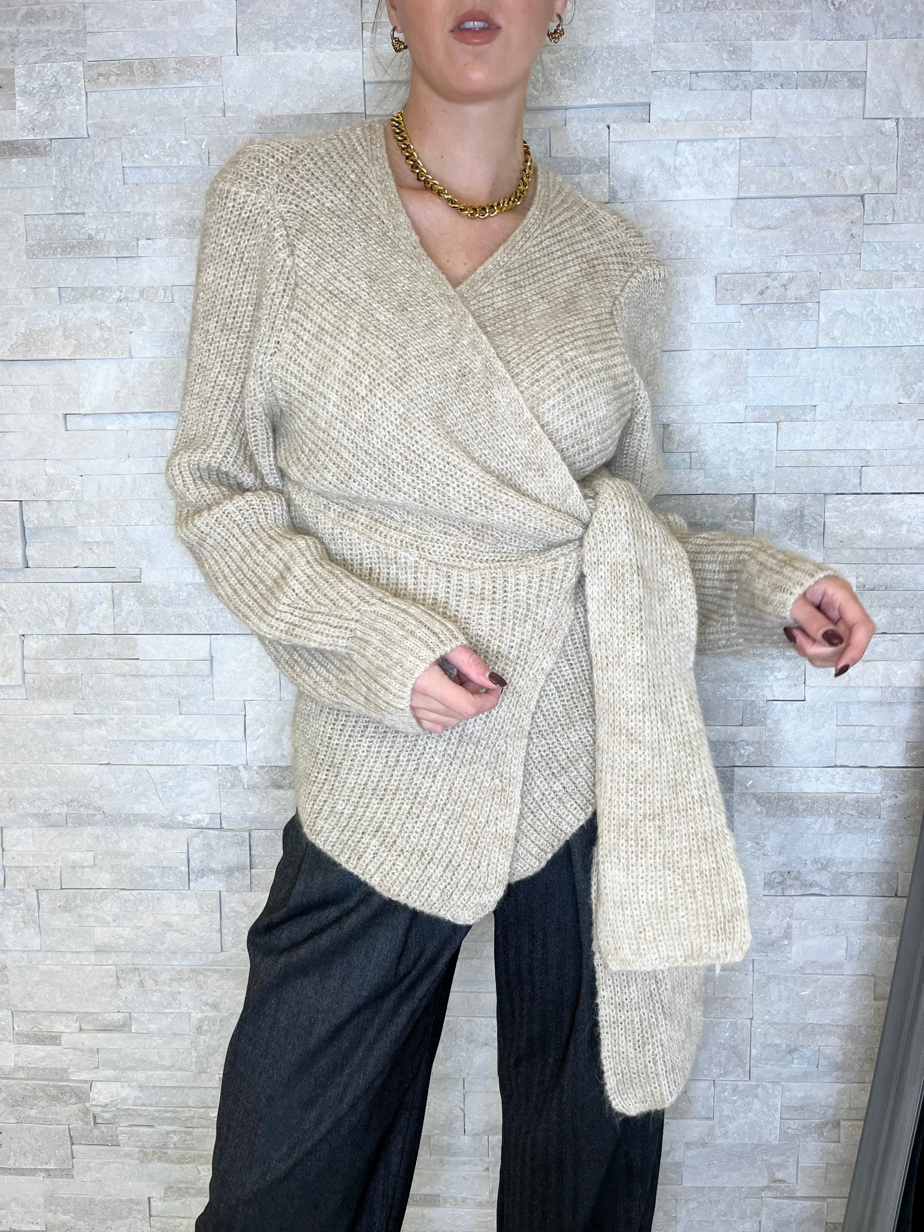 Cardigan beige a portafoglio
