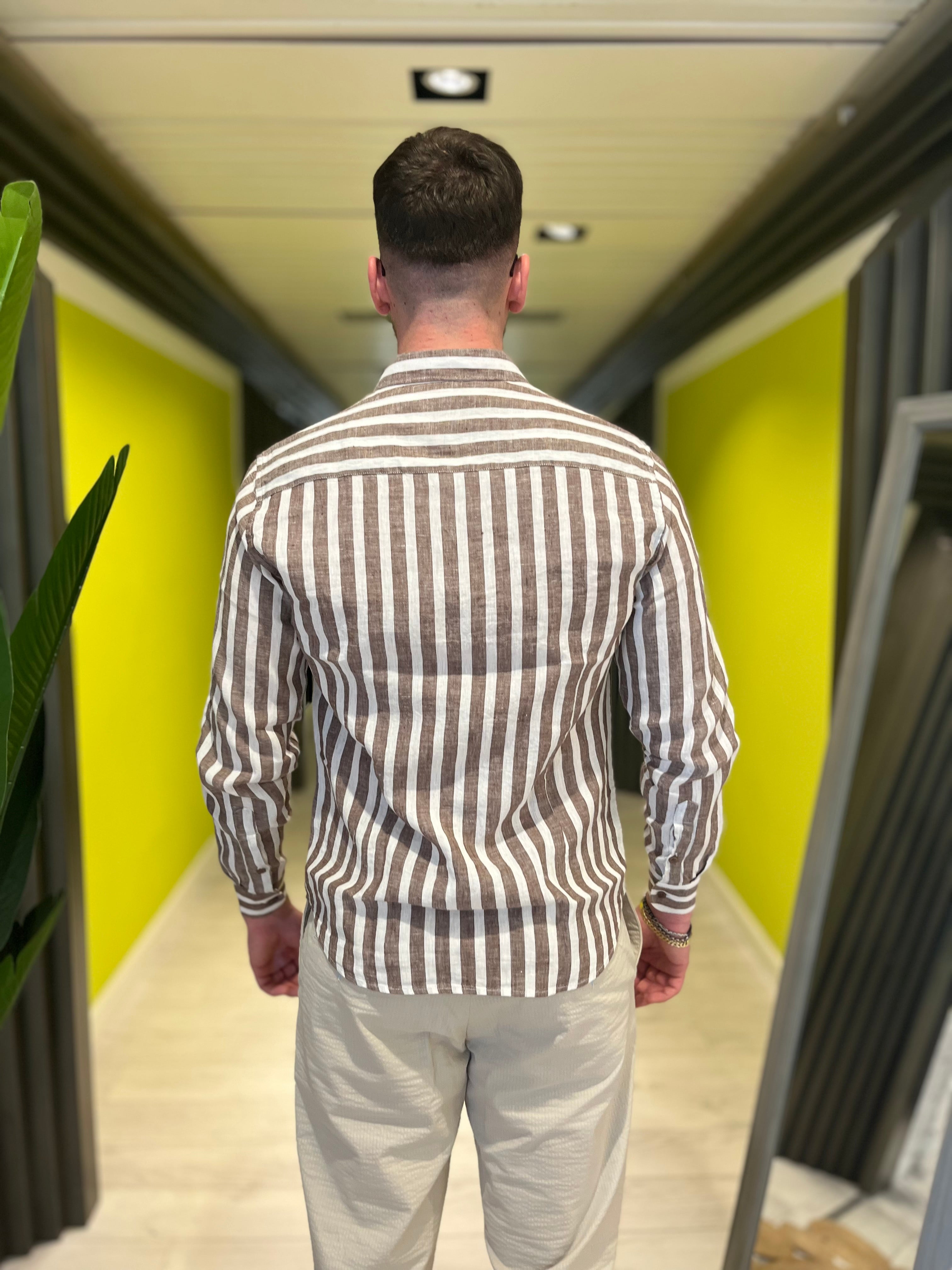 Camicia a righe in lino coffee