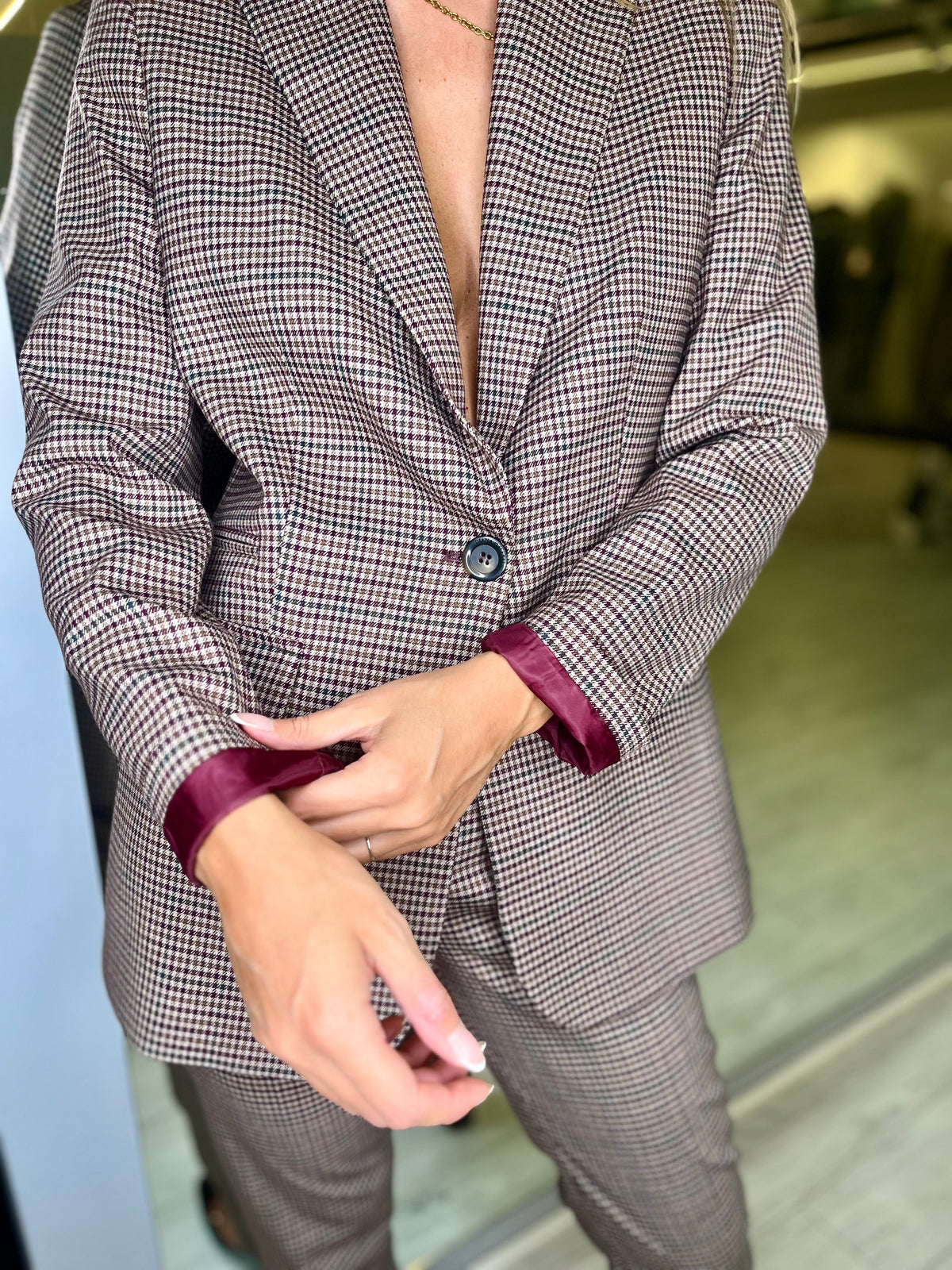 Tailleur pied de poule beige e bordeaux