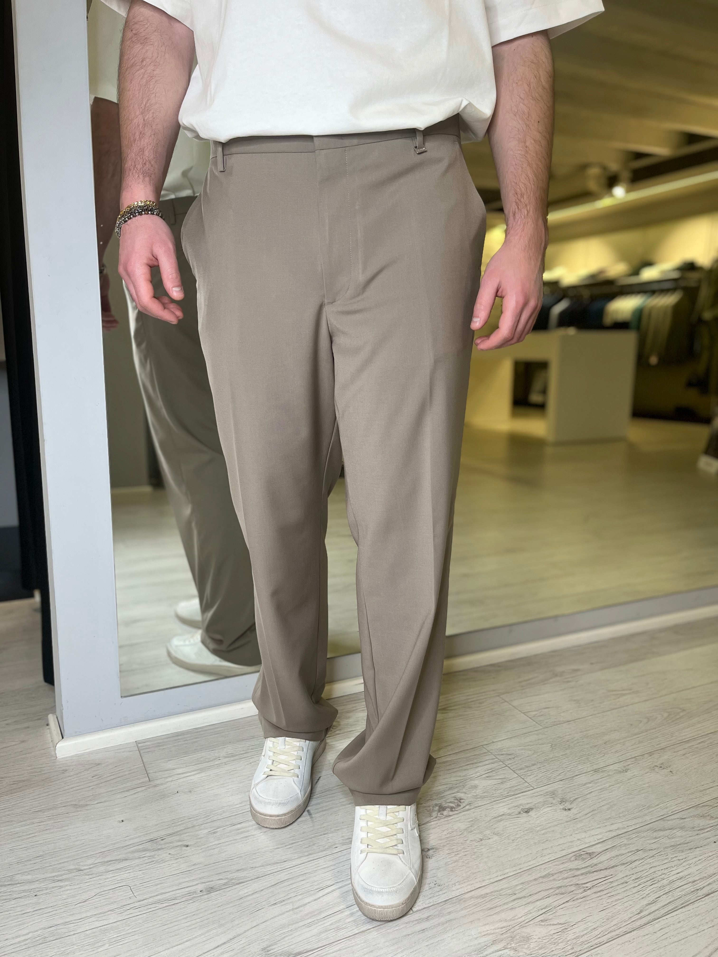 Pantalone gamba dritta taupe