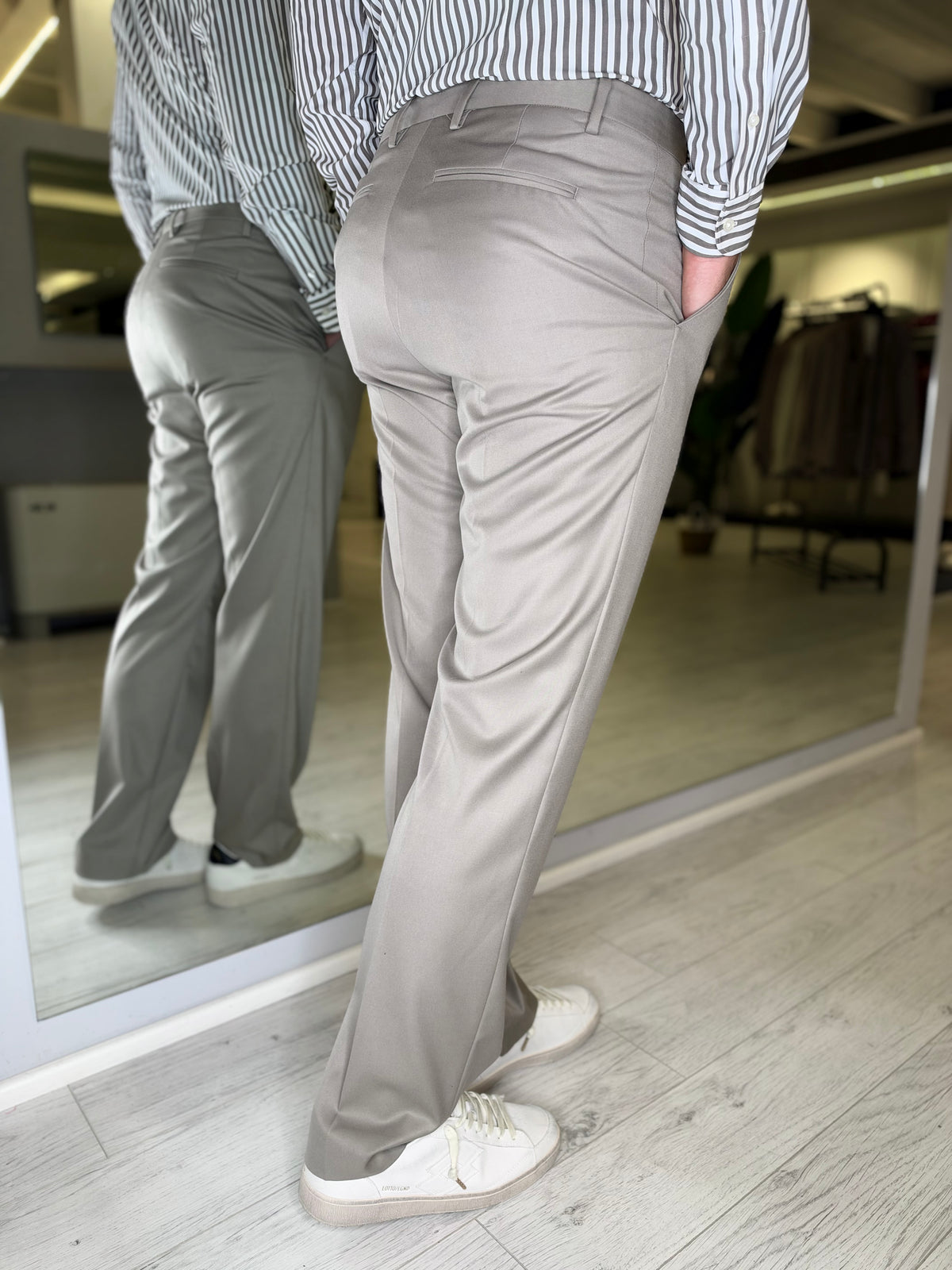 Pantalone gamba dritta taupe