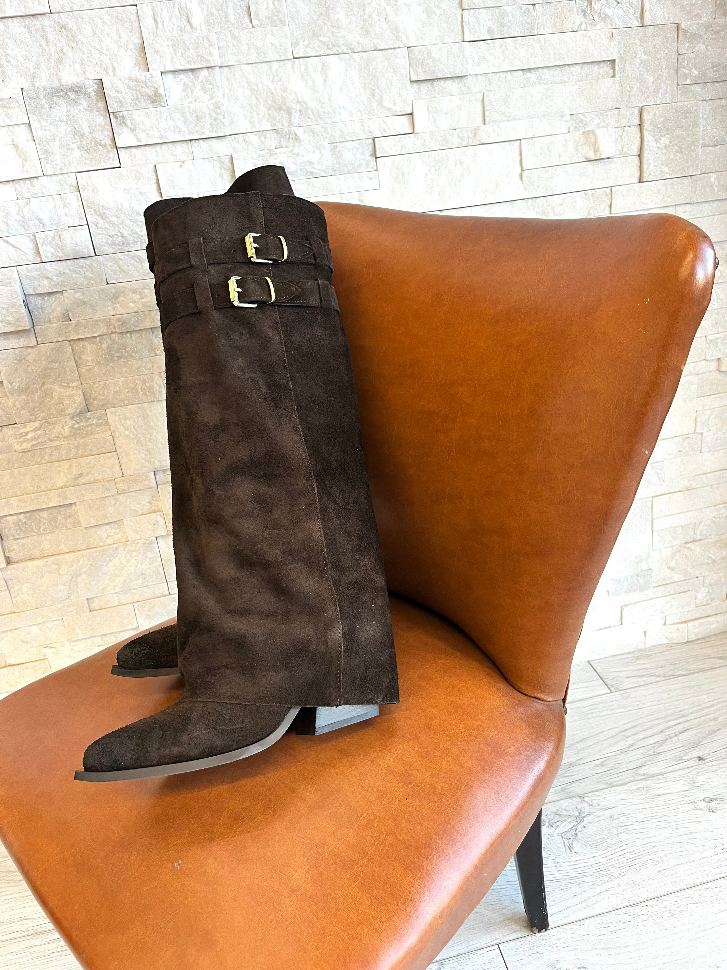 Stivale in crosta testa di moro