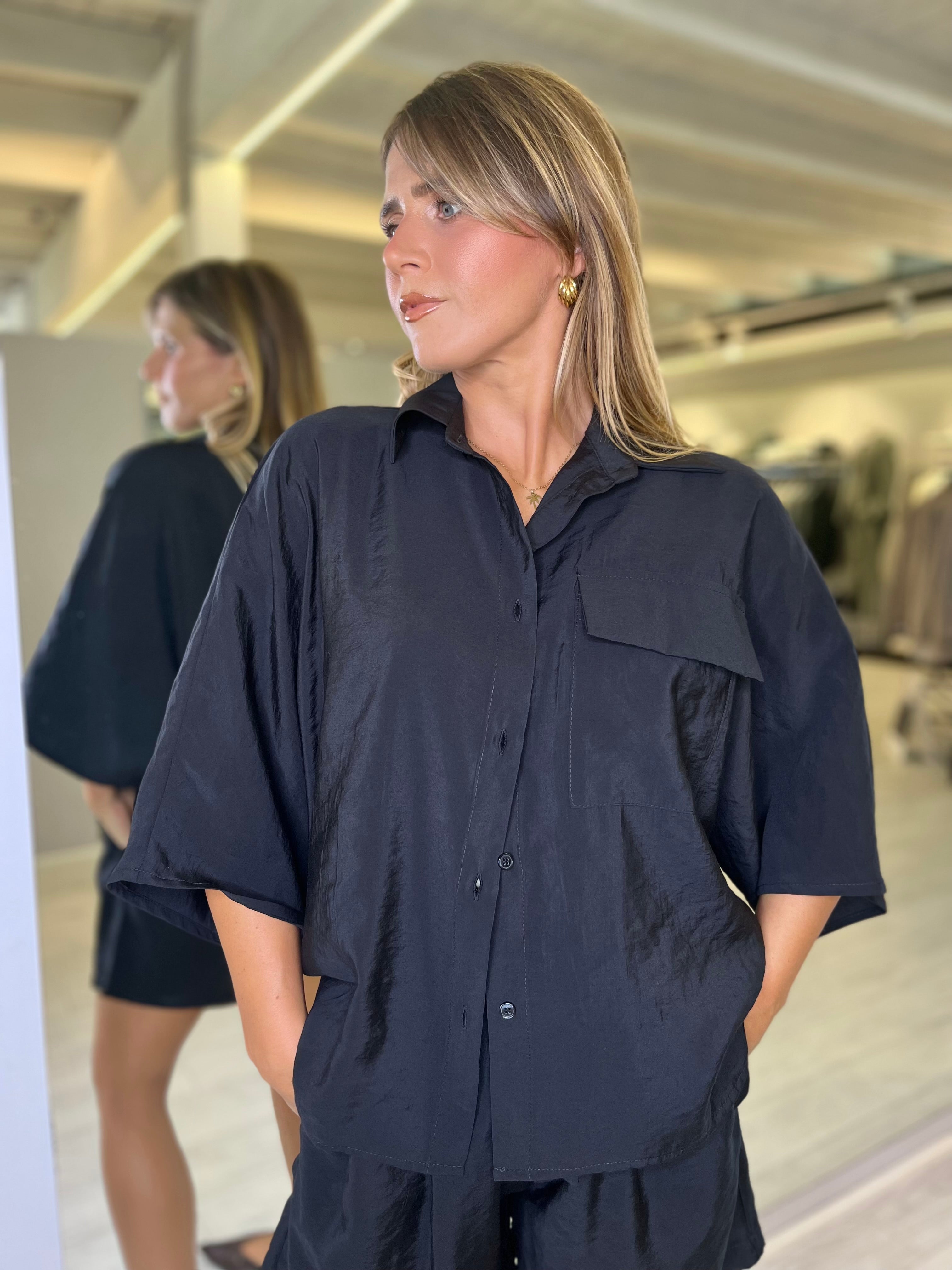 Camicia over nera