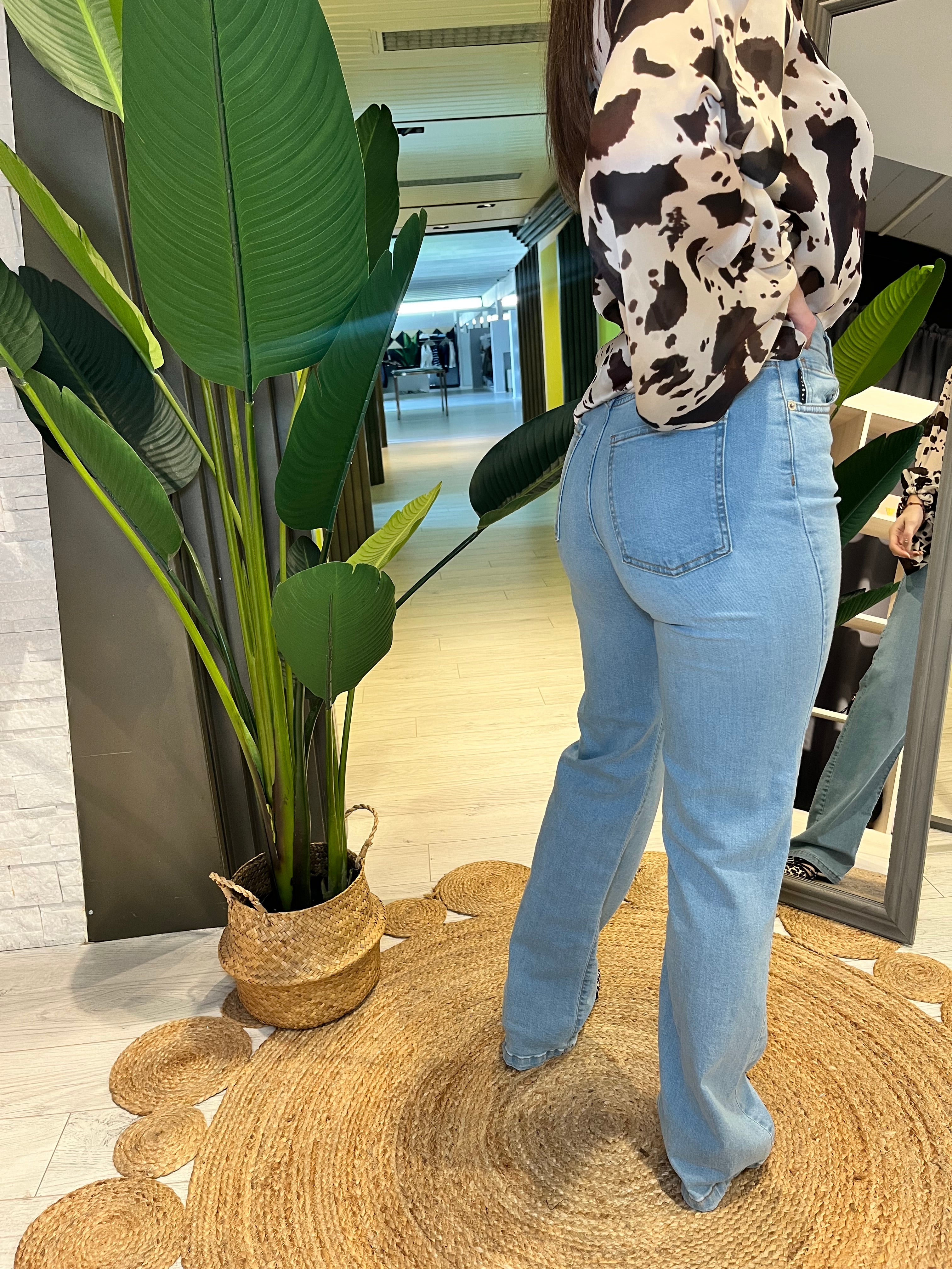 Jeans chiaro gamba dritta