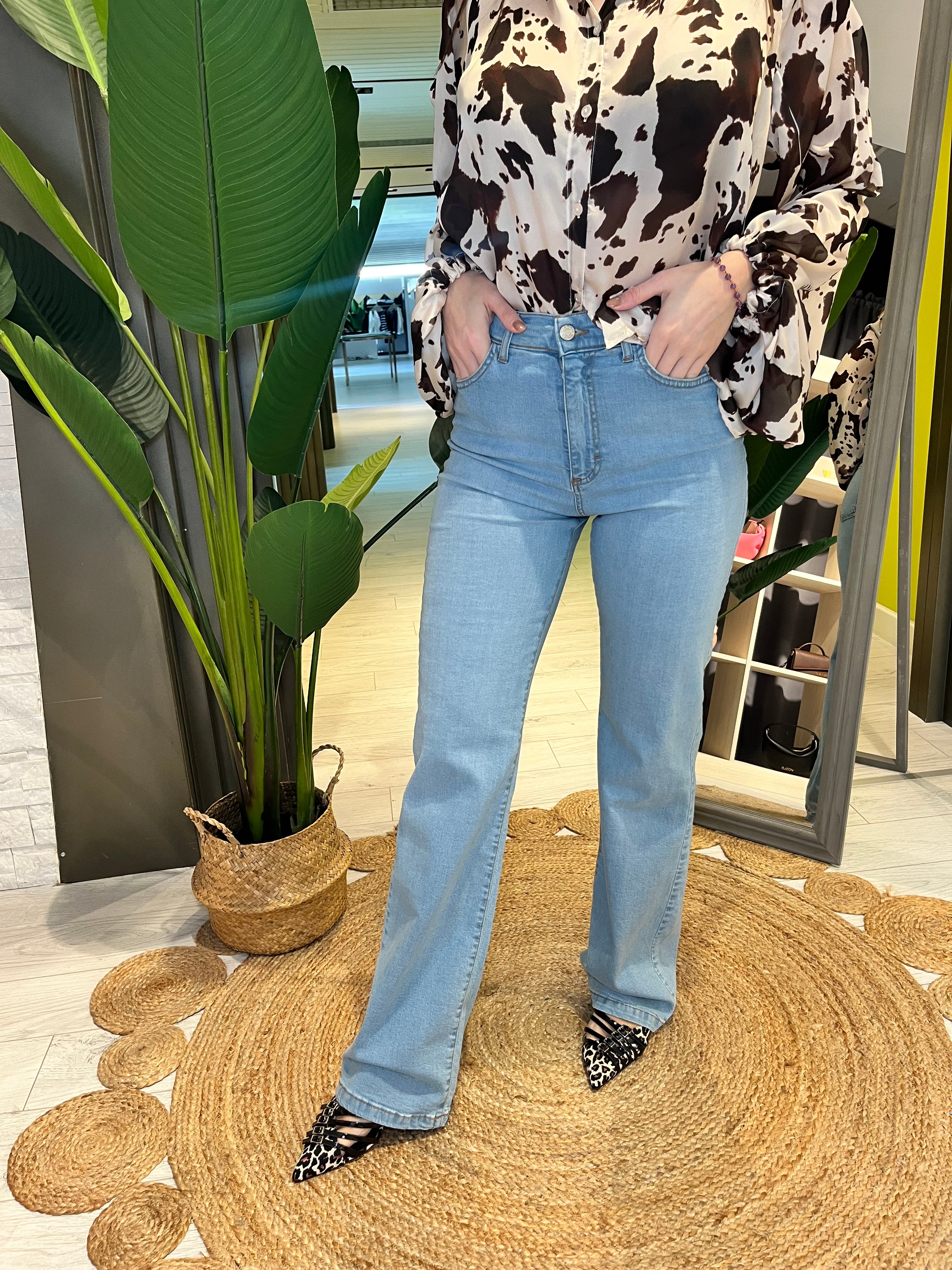 Jeans chiaro gamba dritta