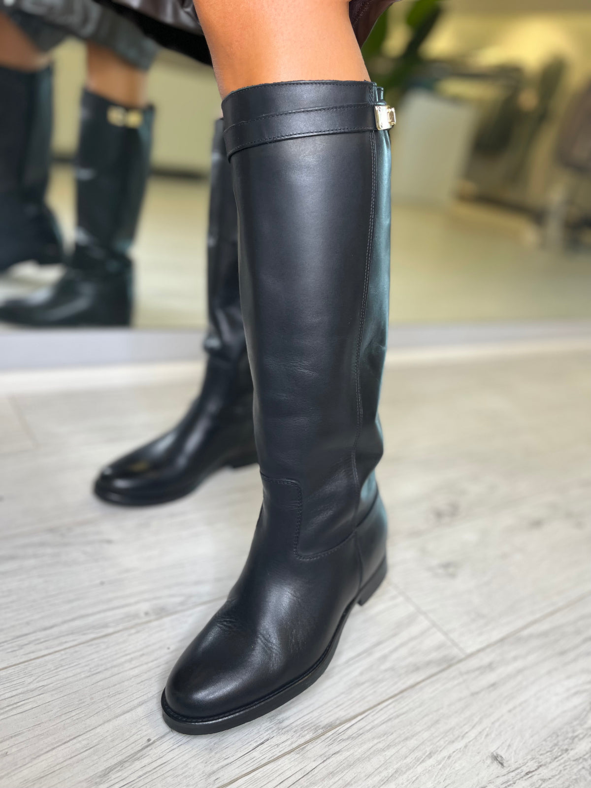 Stivale nero in pelle