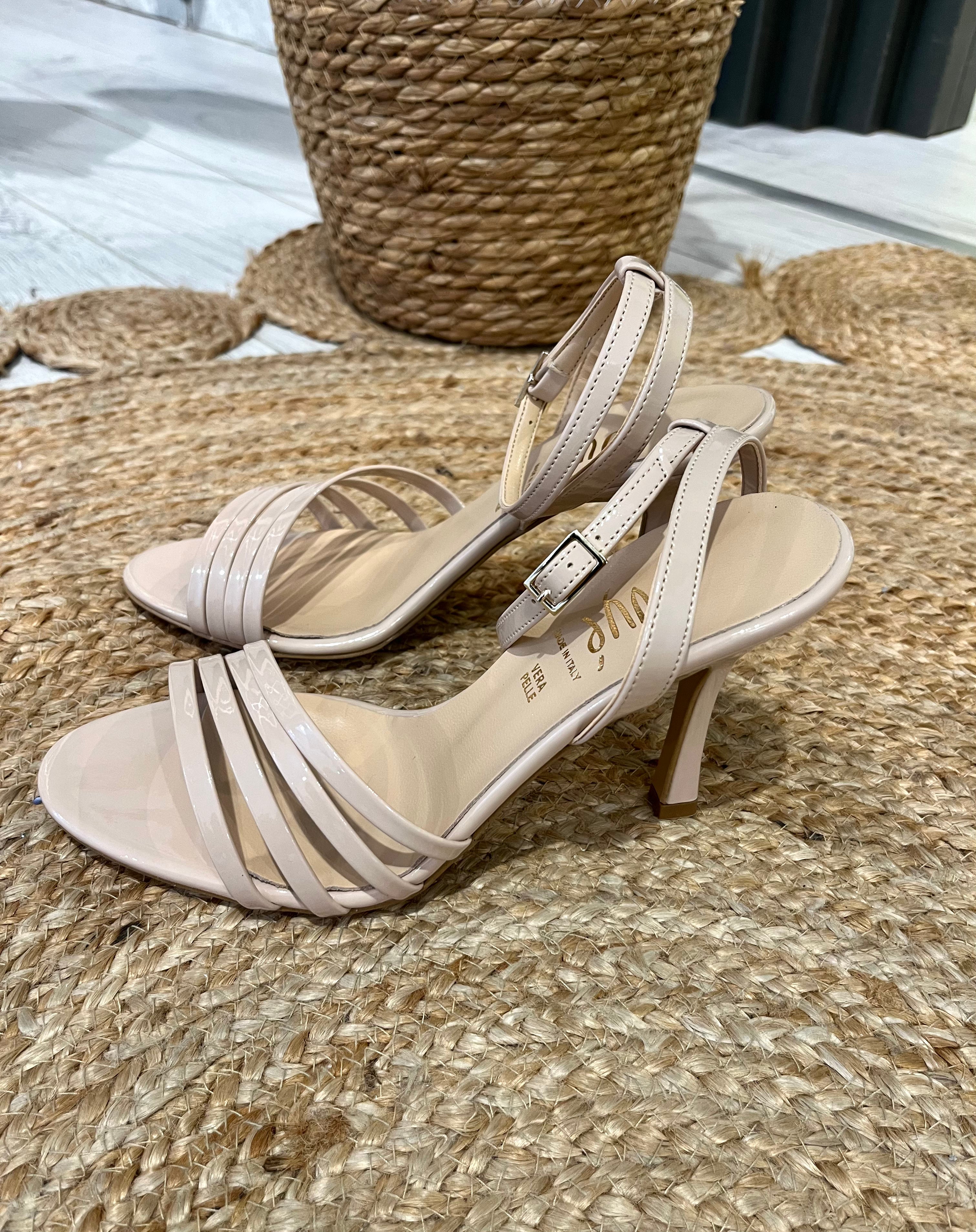 Sandalo in pelle nude