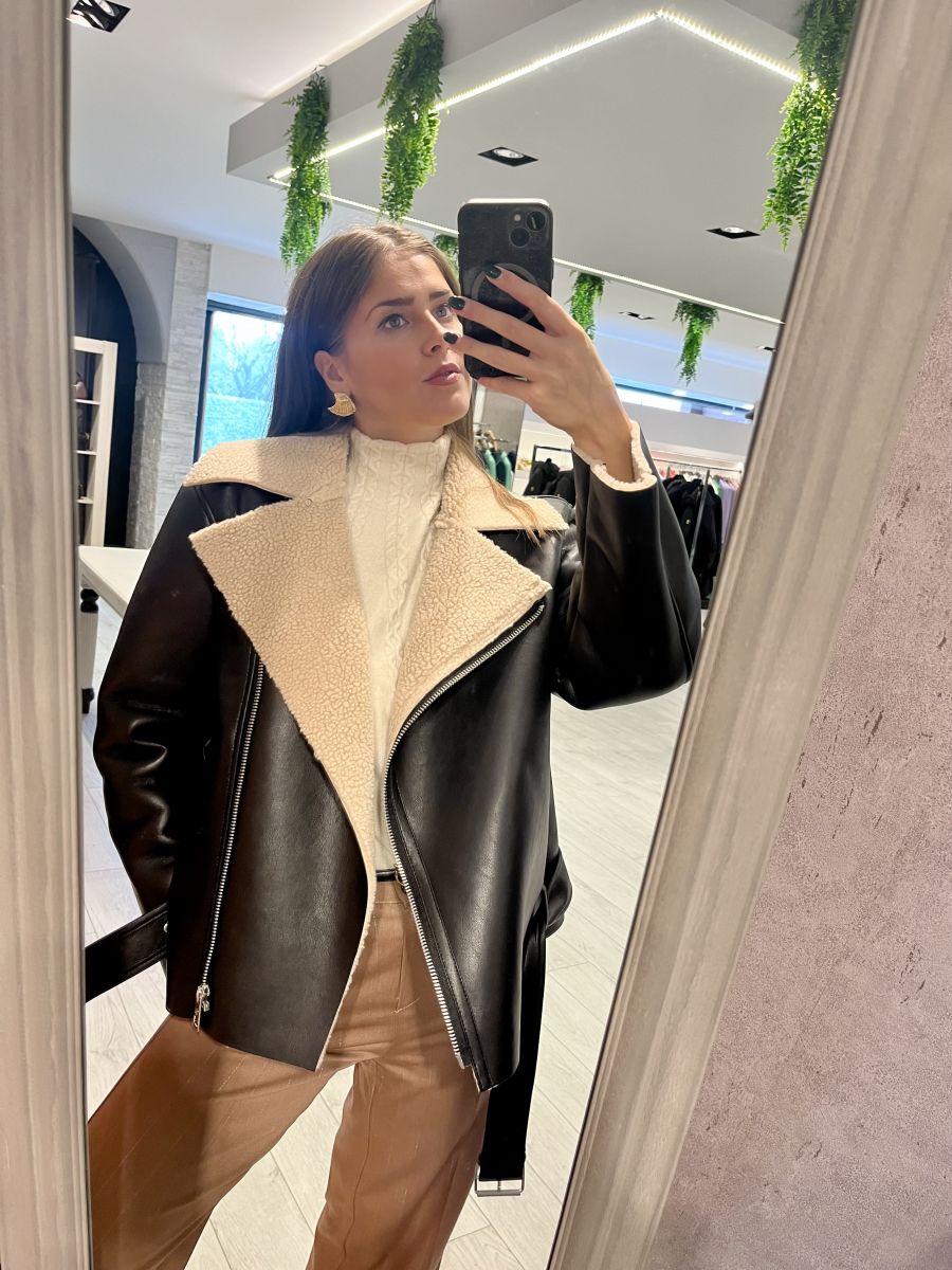 Montone nero in ecopelle