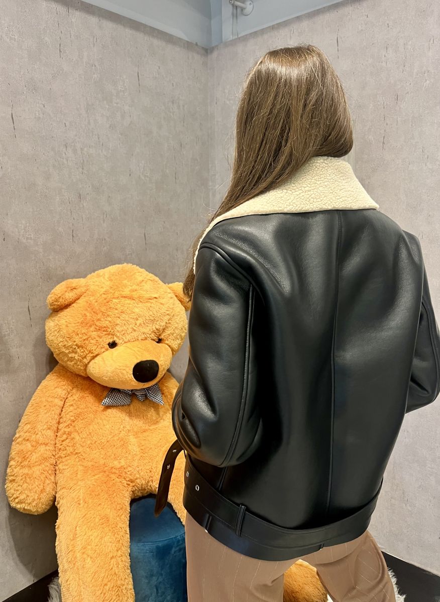 Montone nero in ecopelle