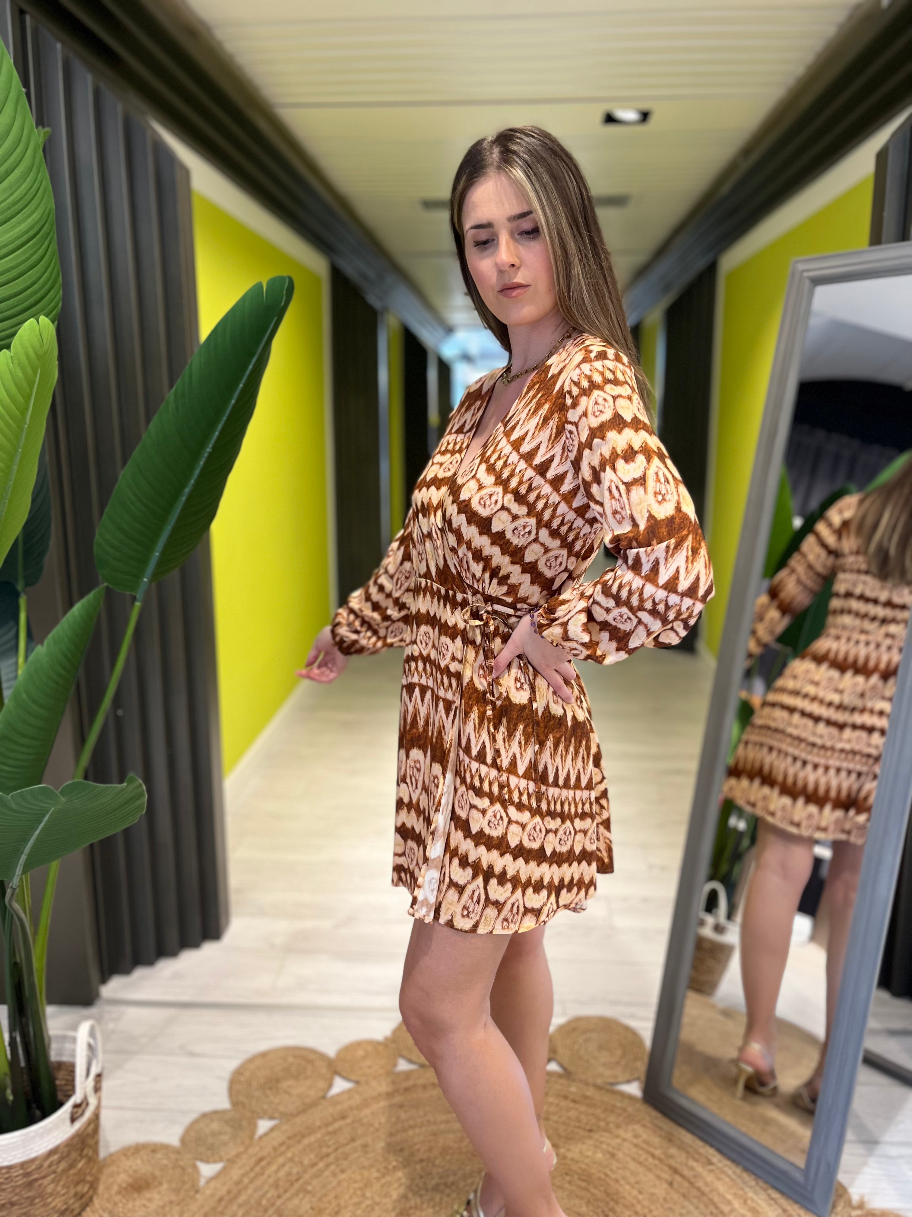 Abito corto a portafoglio fantasia