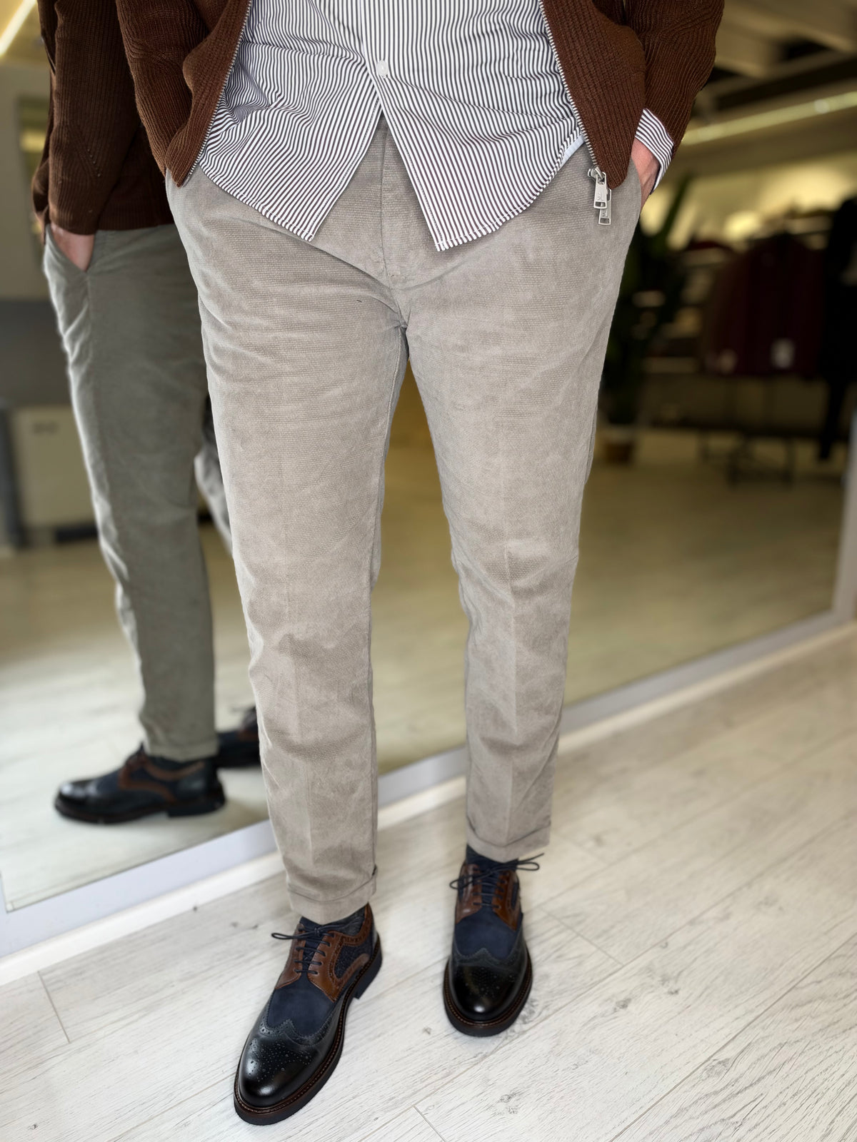 Pantalone casual color fango