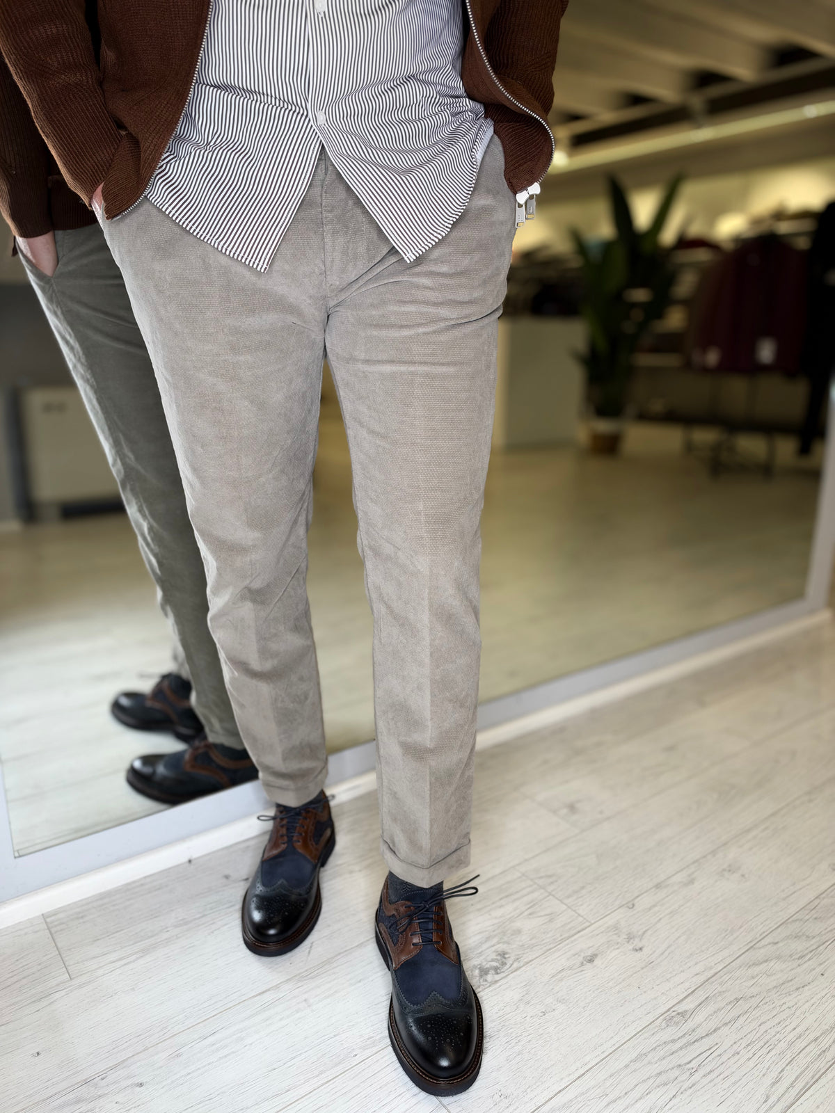 Pantalone casual color fango