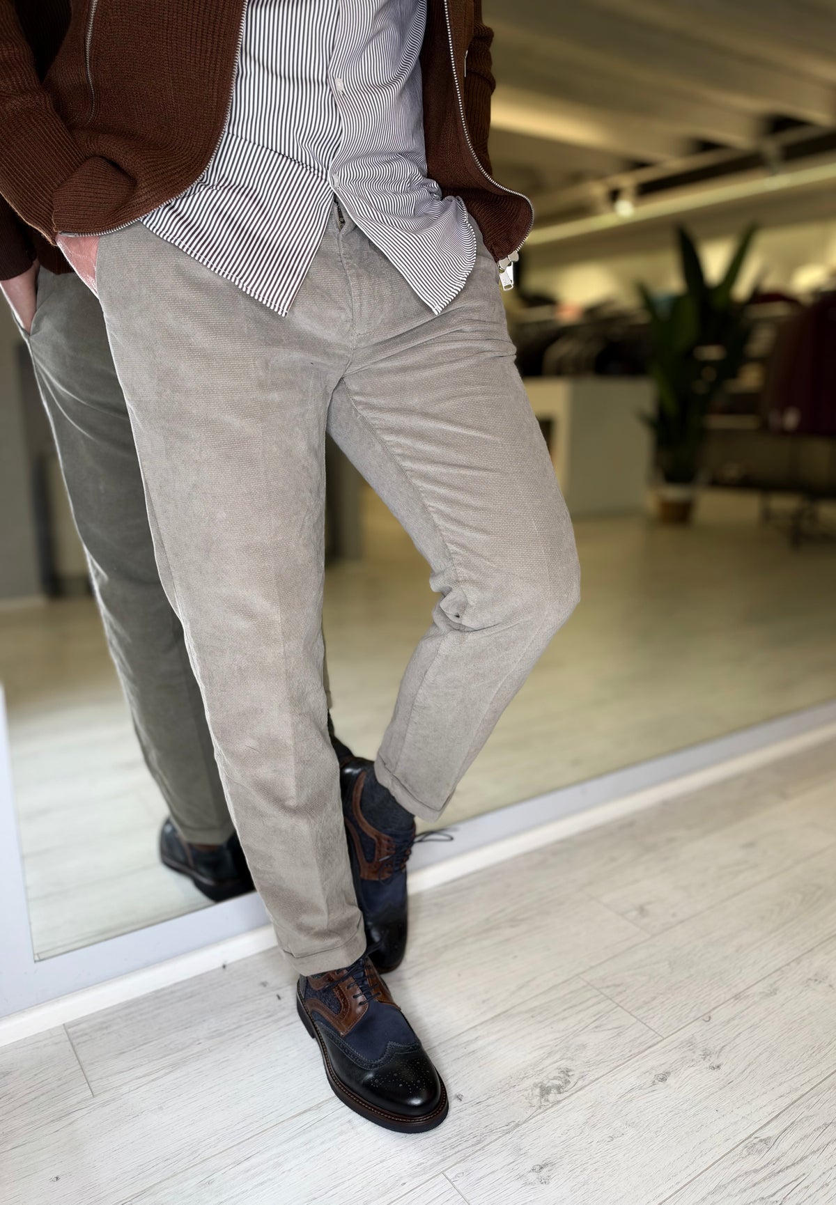 Pantalone casual color fango