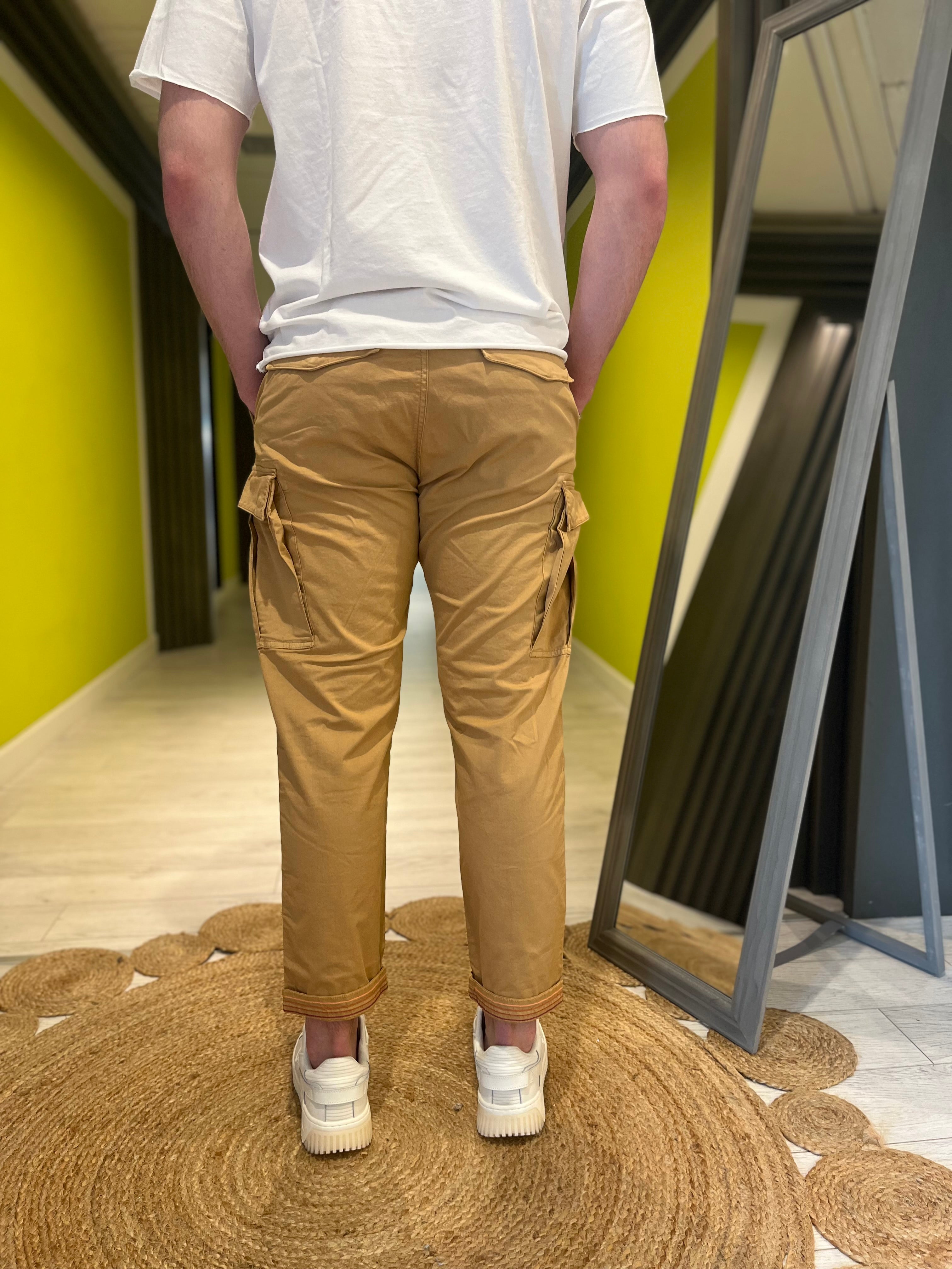 Pantalone cargo cammello