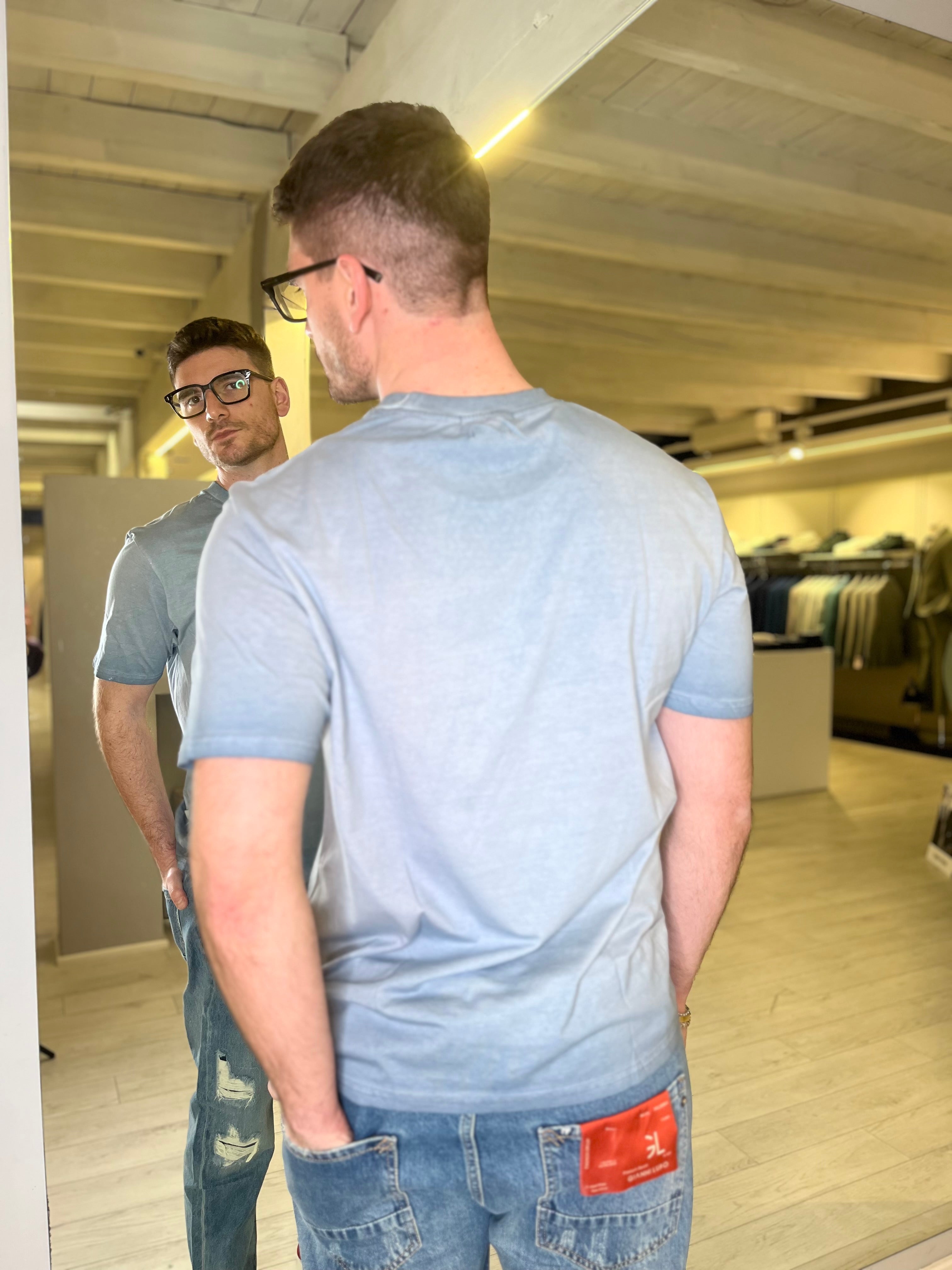 T-shirt semi over