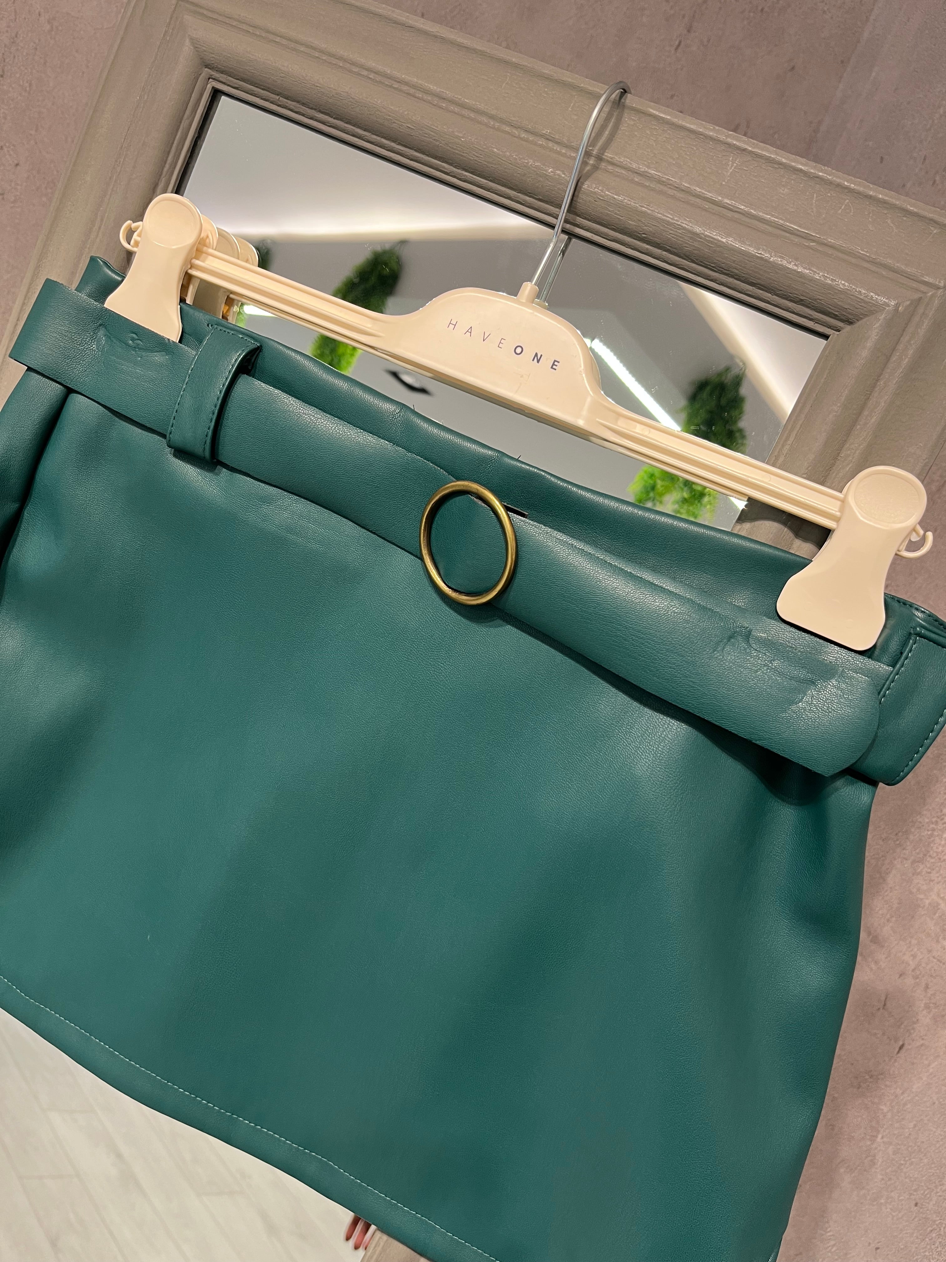 Minigonna ecopelle verde