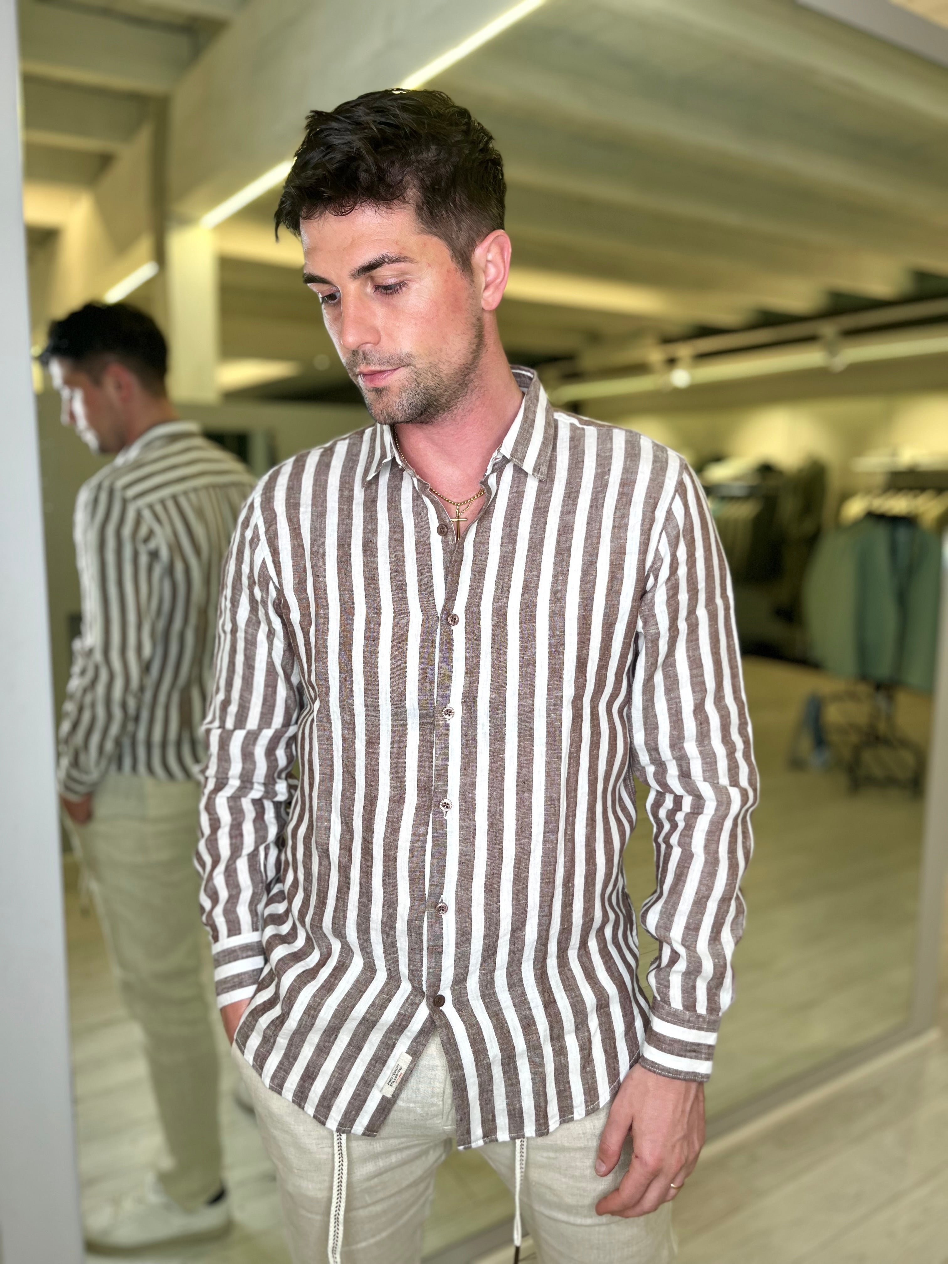 Camicia a righe in lino coffee