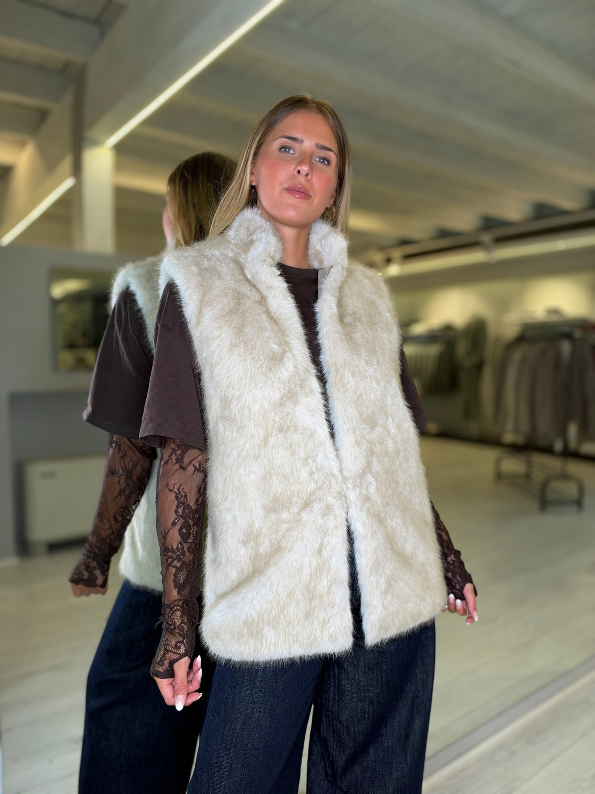 Eco-Pelliccia smanicata beige