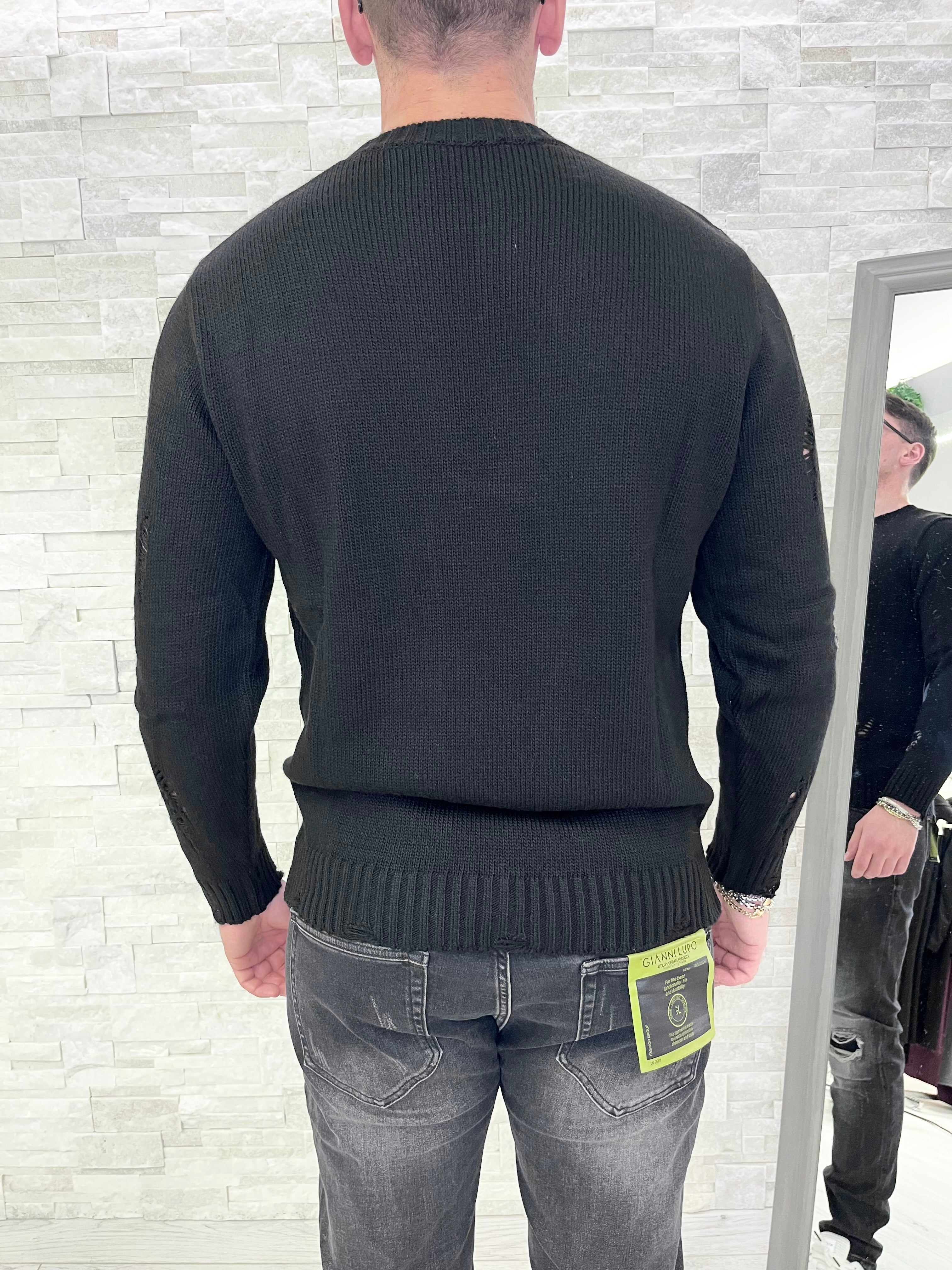 Maglia girocollo effetto rovinato in misto lana