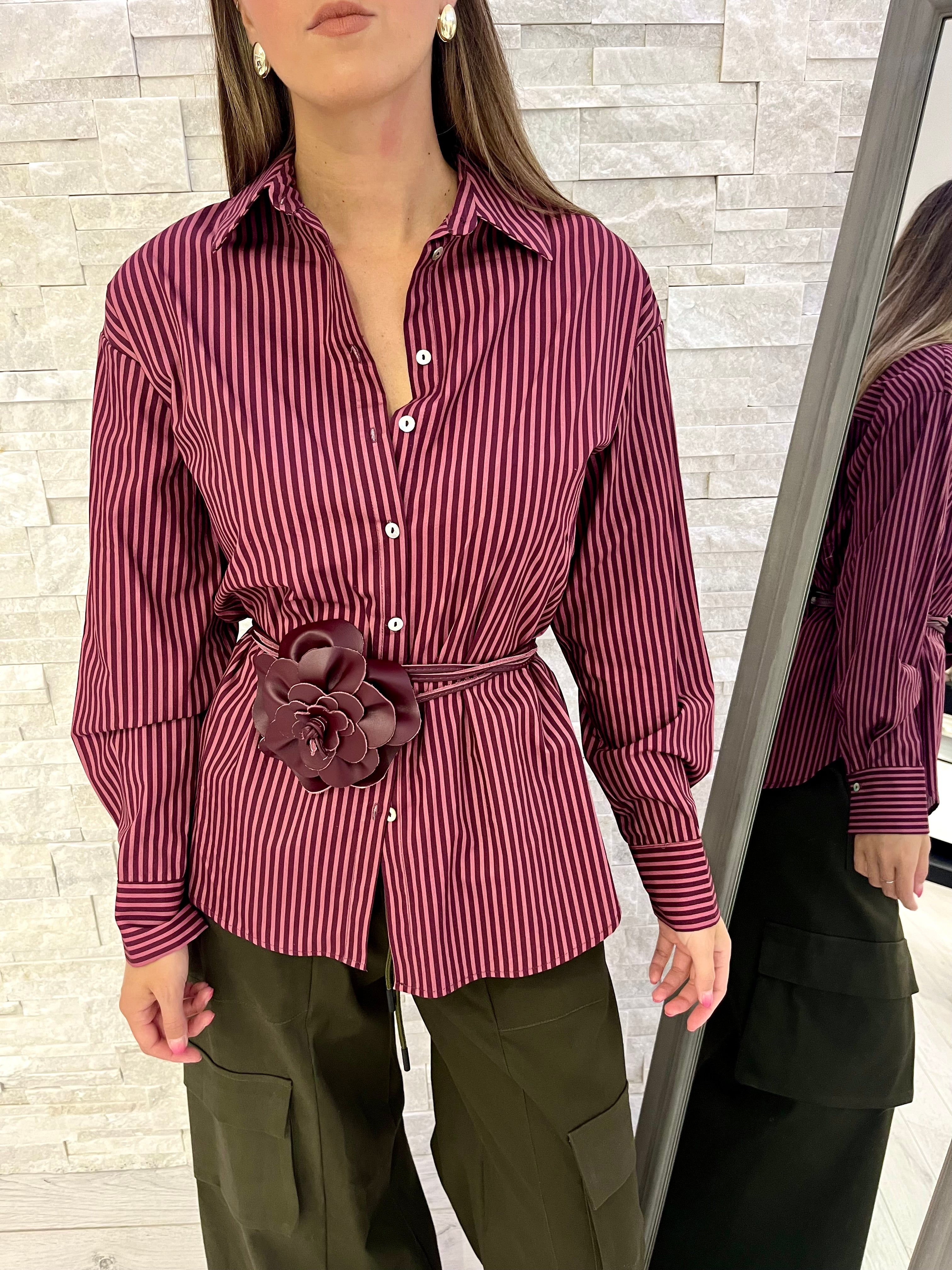 Camicia a righe con cintura