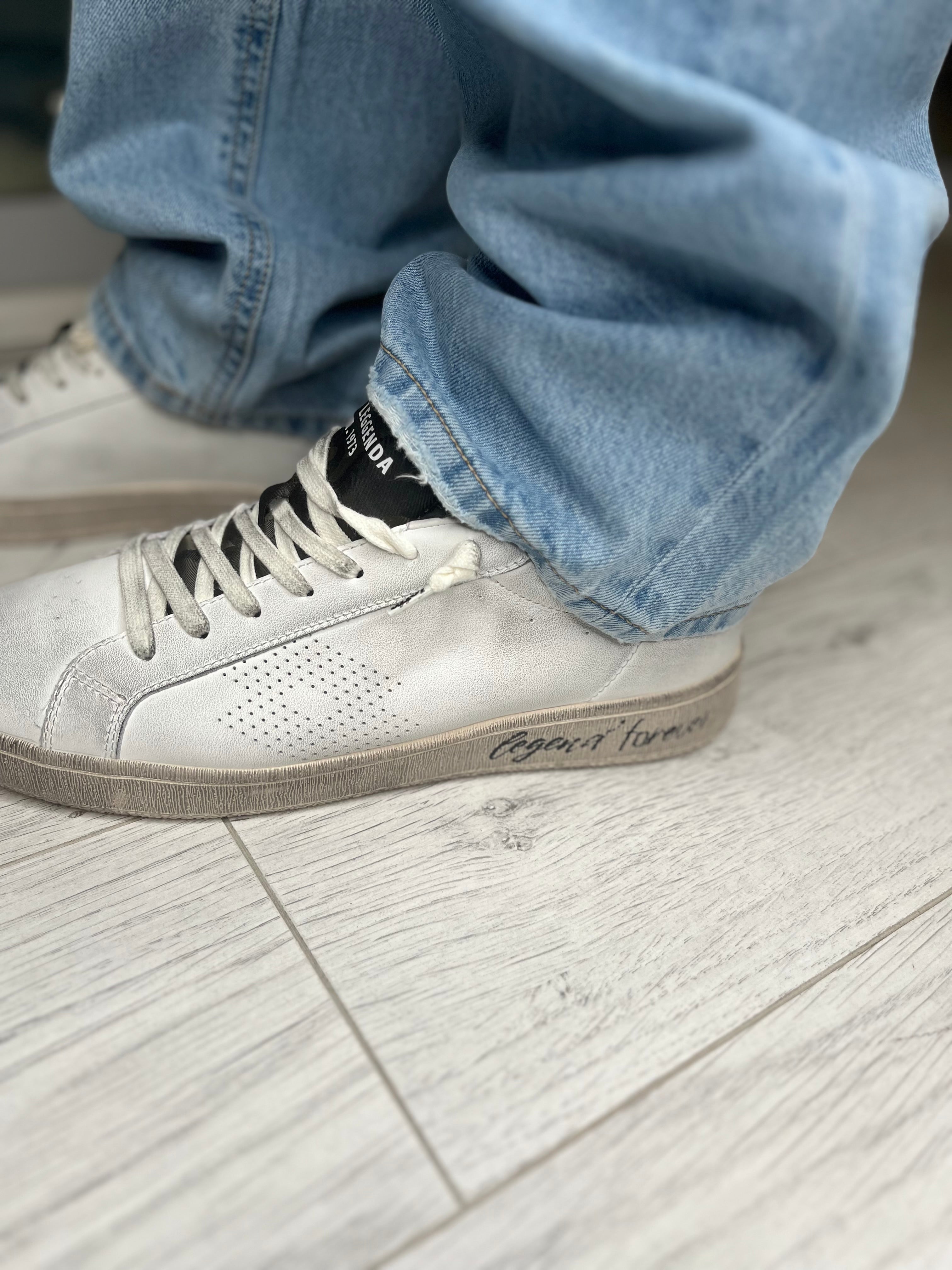 Sneaker autograph legend 3