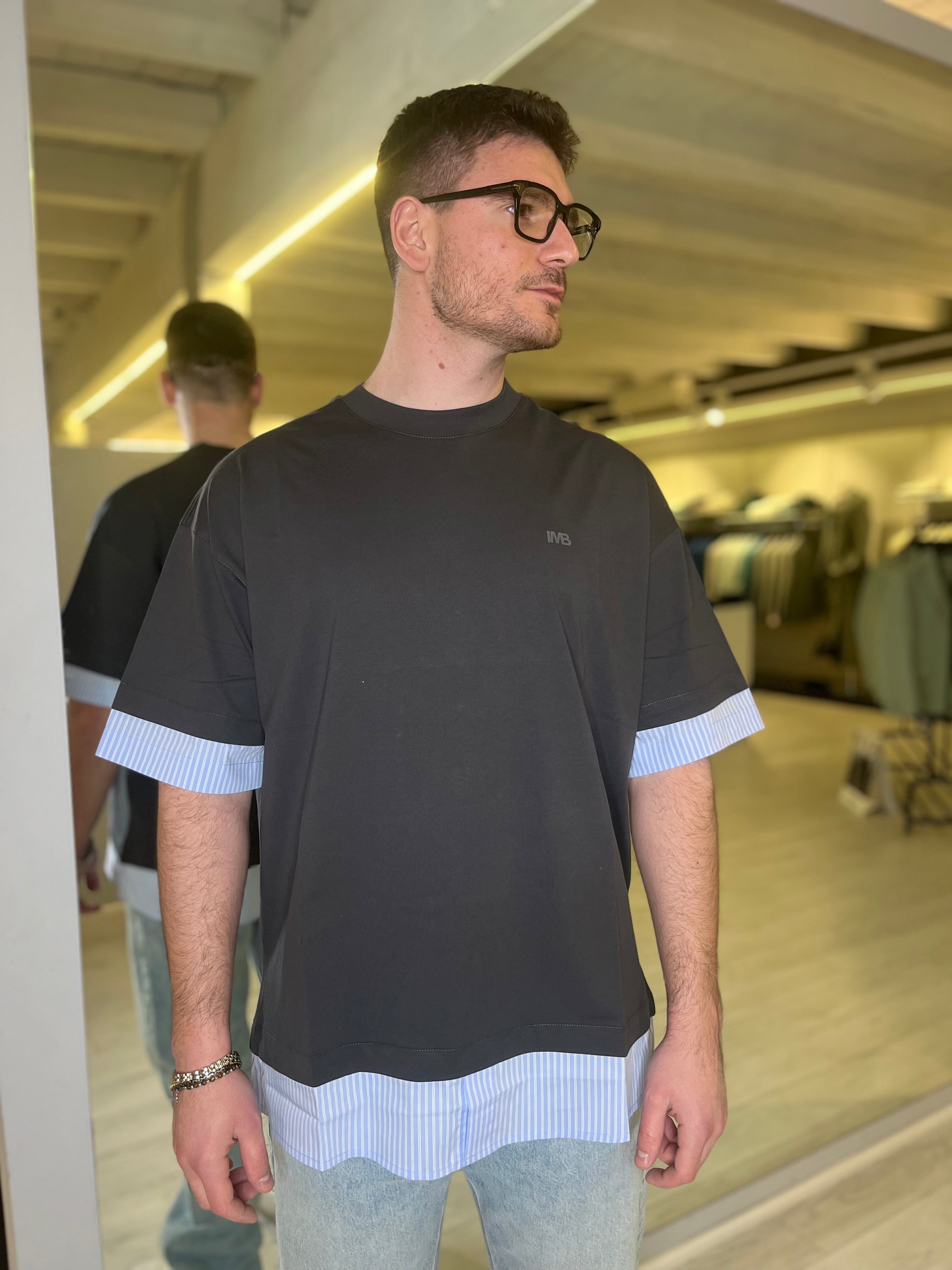 T-shirt in cotone a contrasto