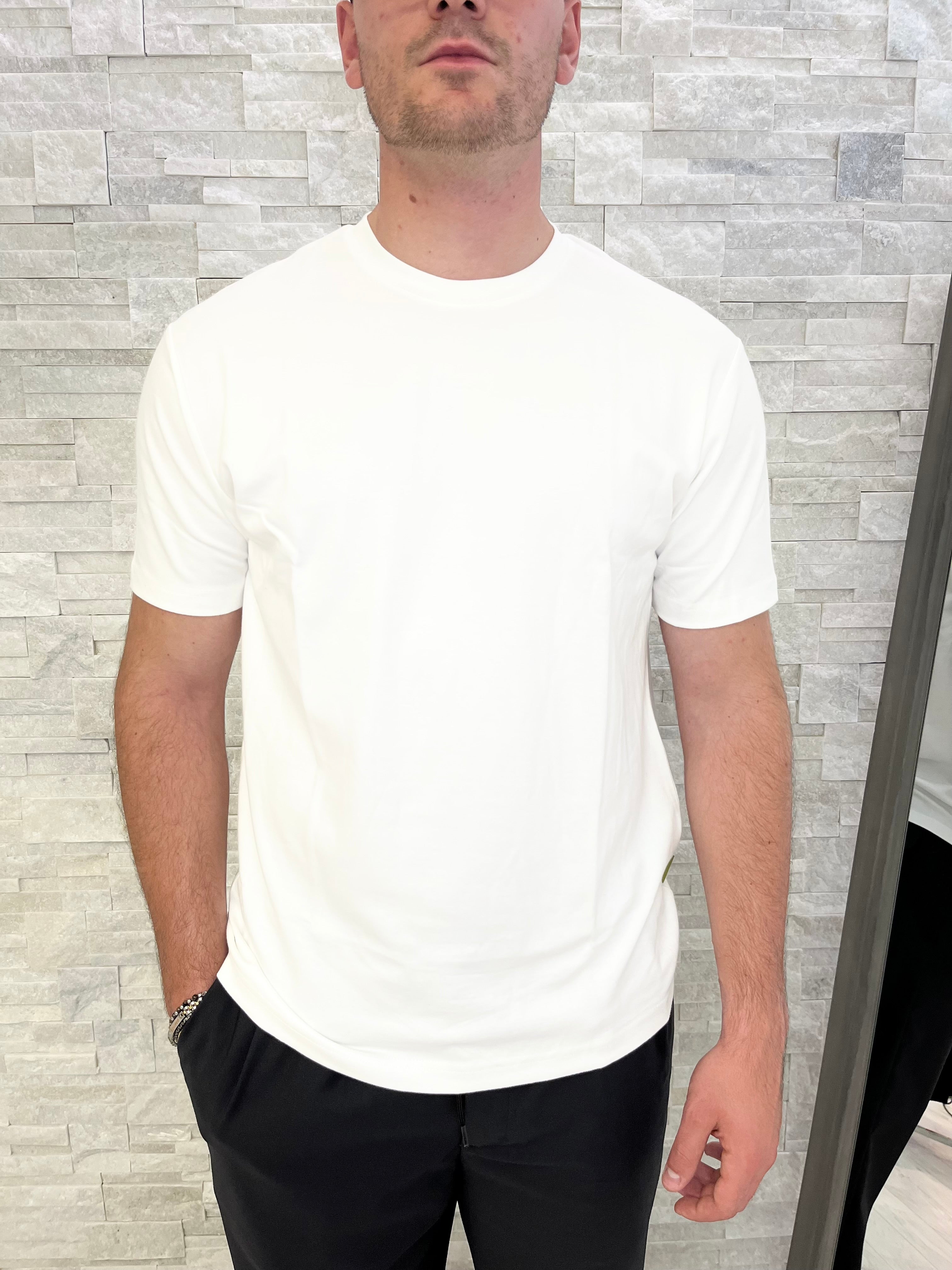 T-shirt in tessuto extra soft