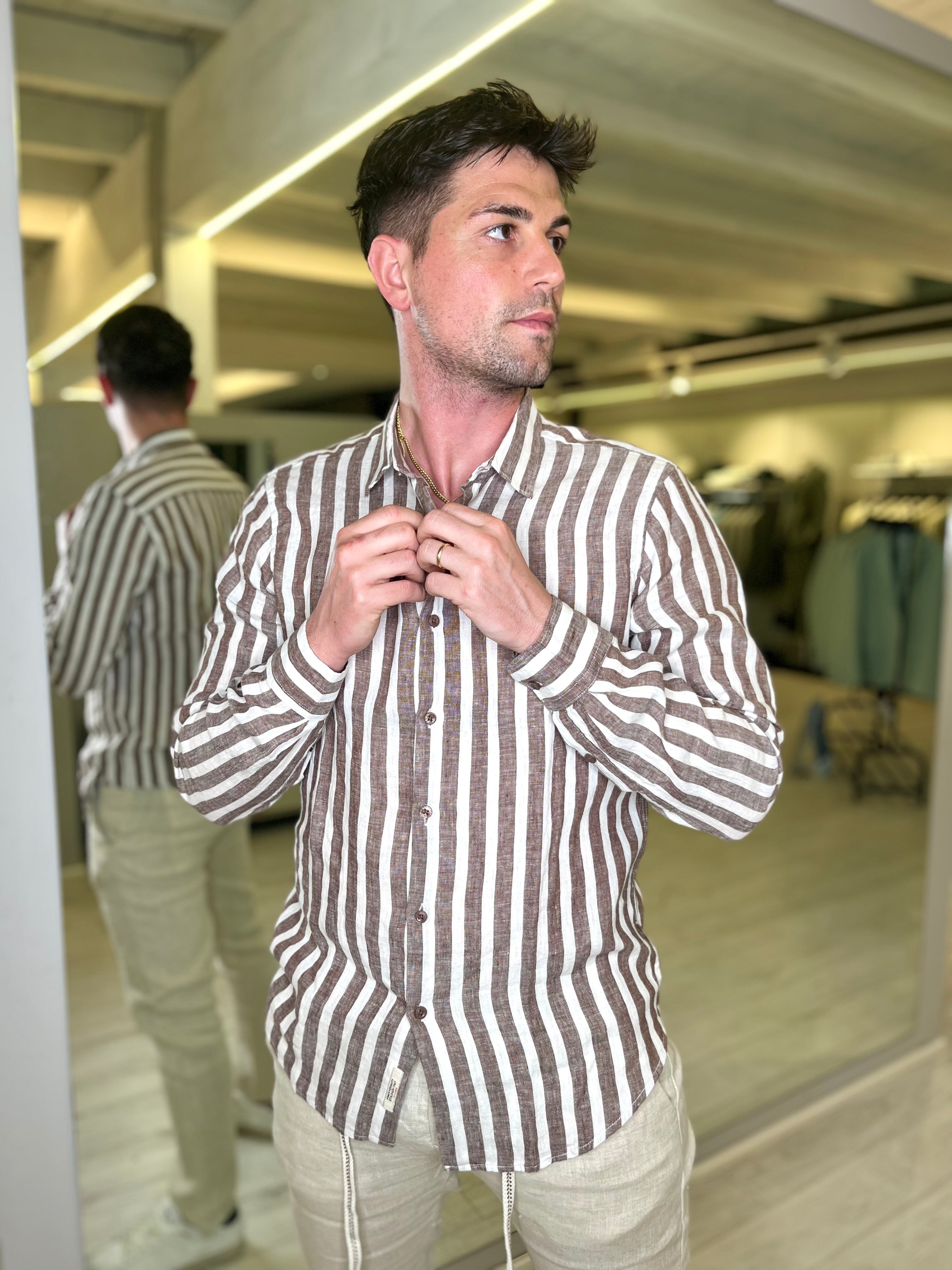 Camicia a righe in lino coffee