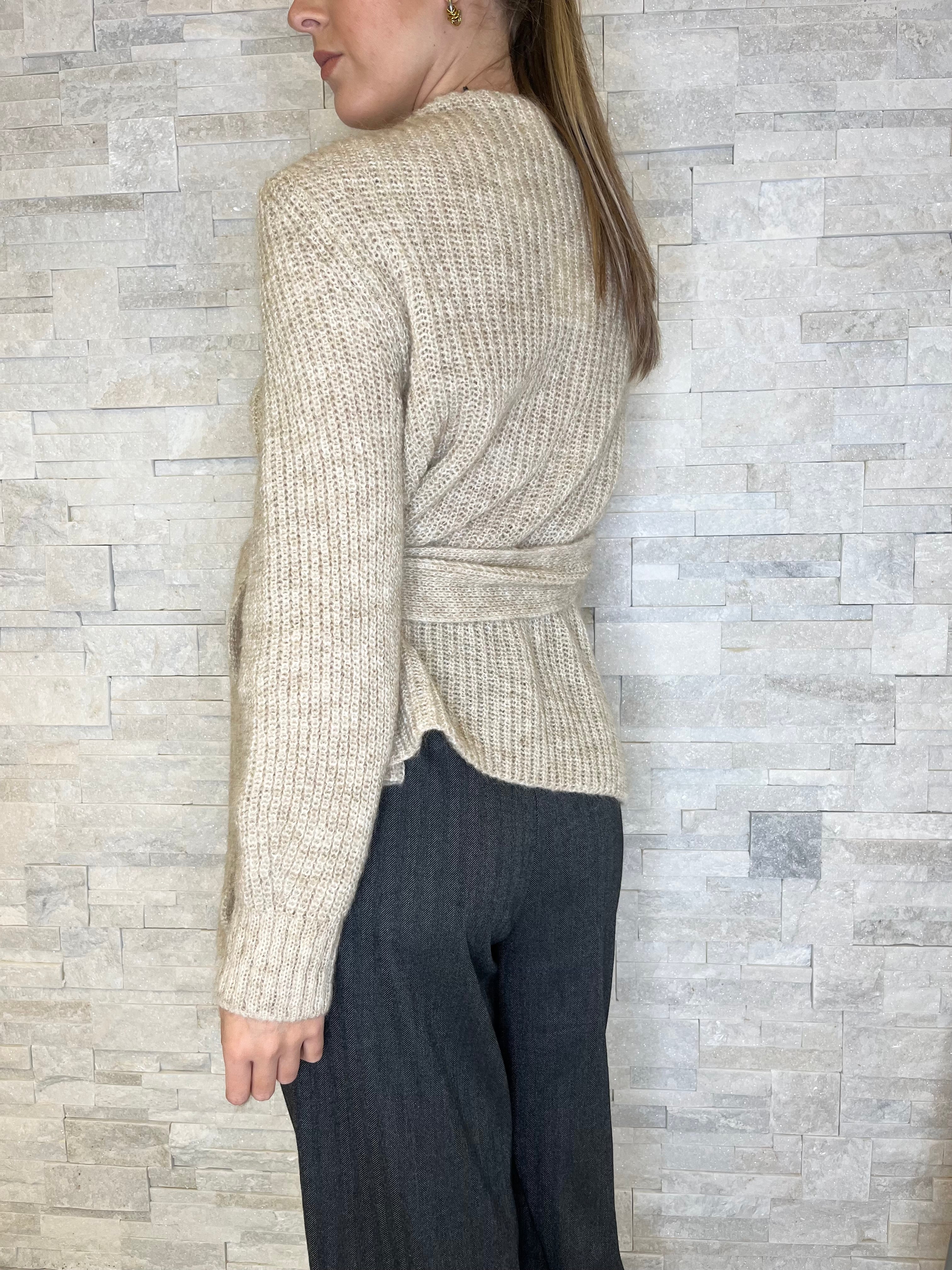 Cardigan beige a portafoglio